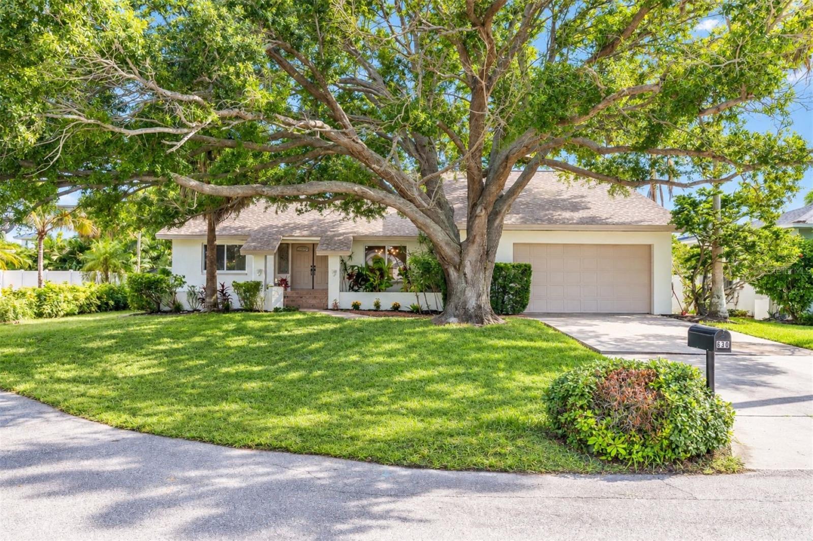 630 PINTA DR — photo 4