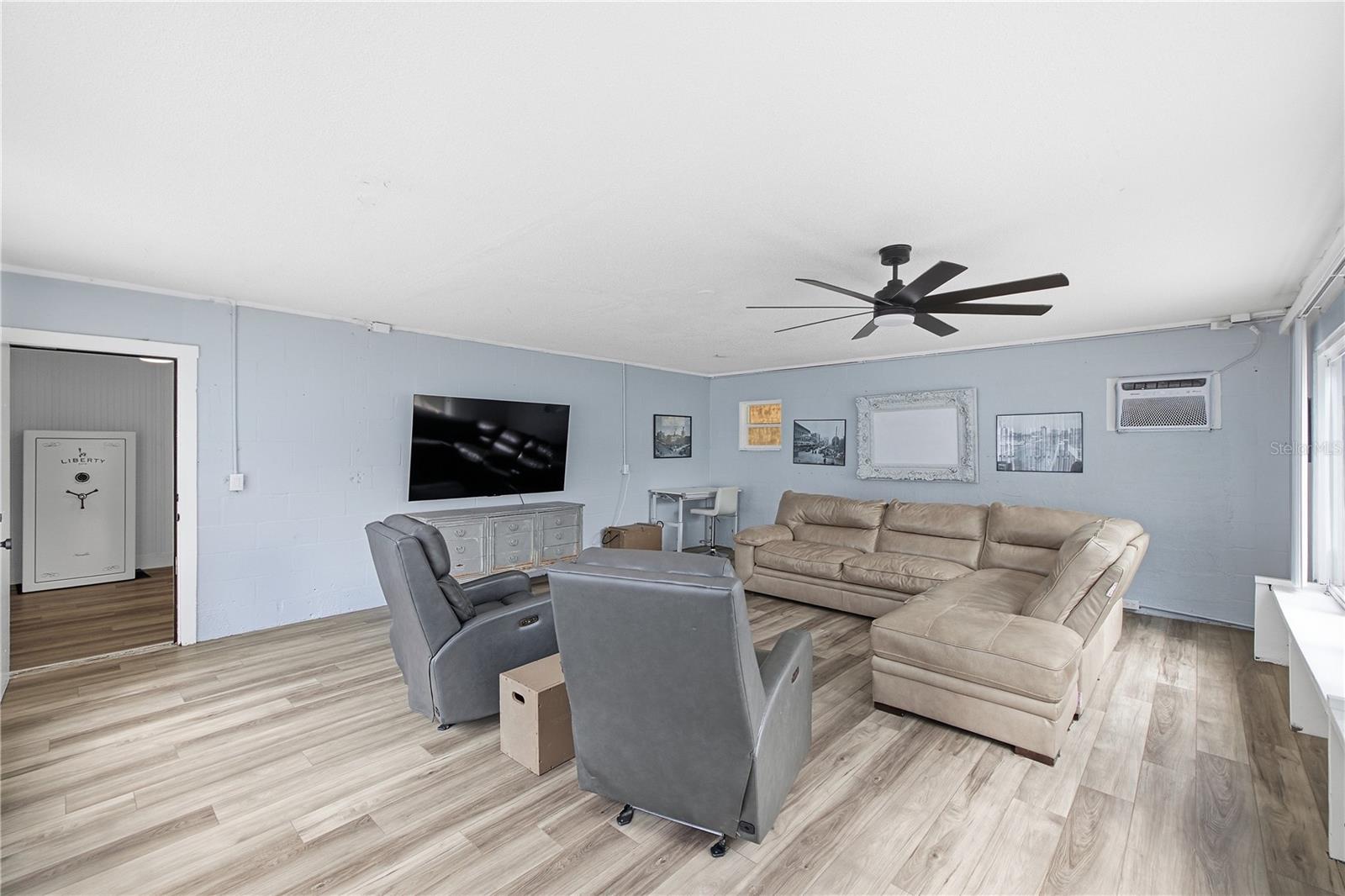 7318 S KISSIMMEE ST — photo 30