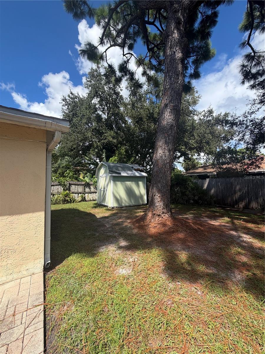 6557 CREEKVIEW TER N — photo 12
