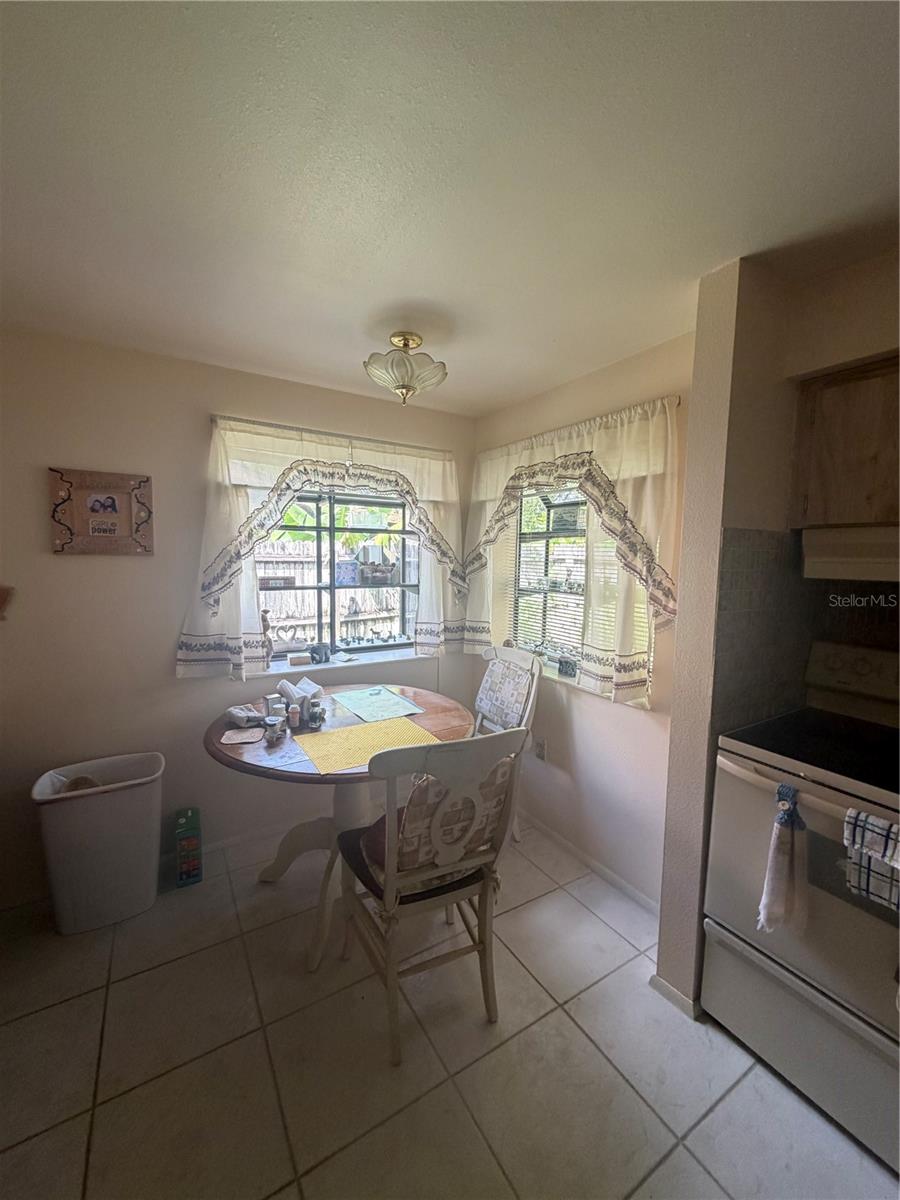 6557 CREEKVIEW TER N — photo 22