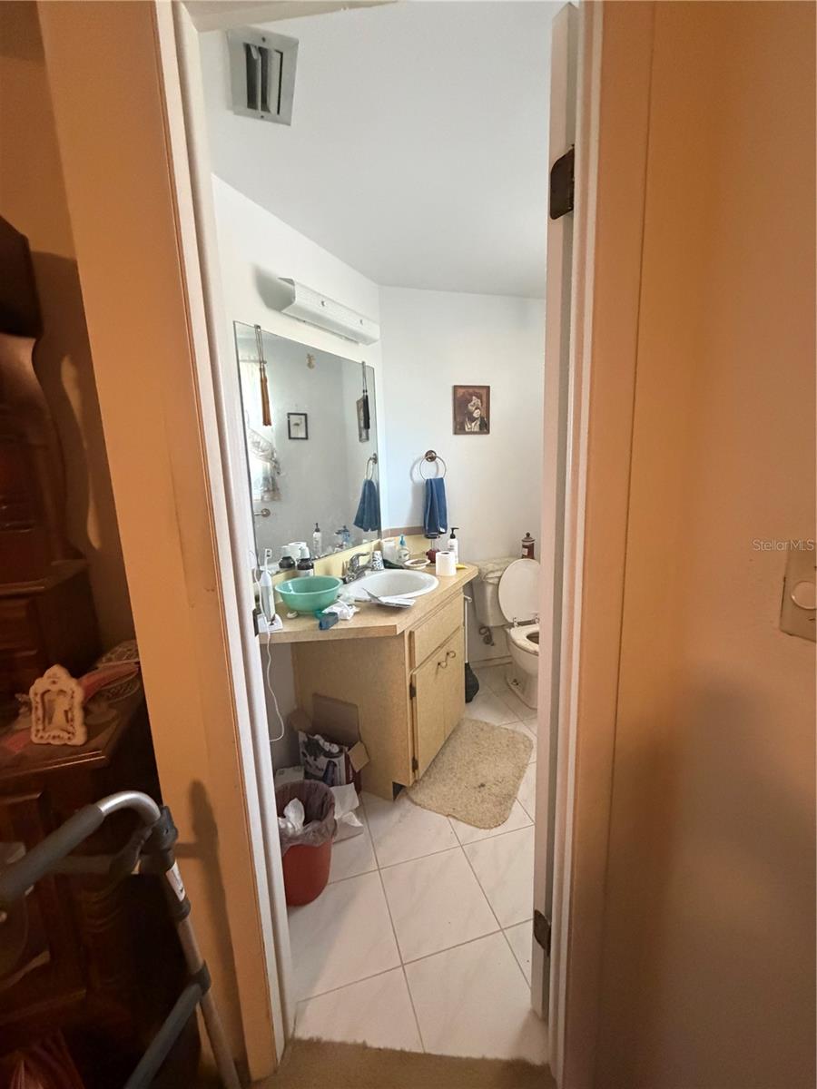6557 CREEKVIEW TER N — photo 17