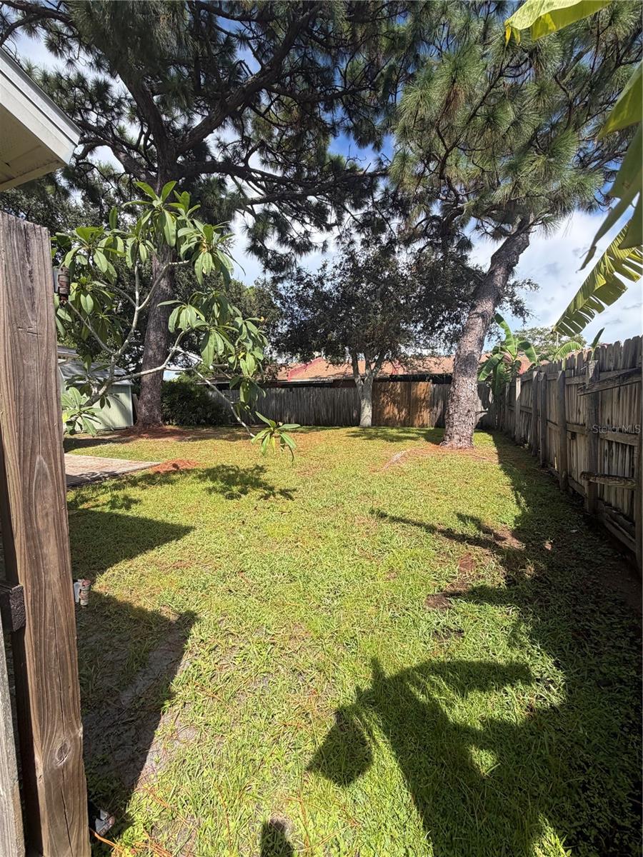 6557 CREEKVIEW TER N — photo 18