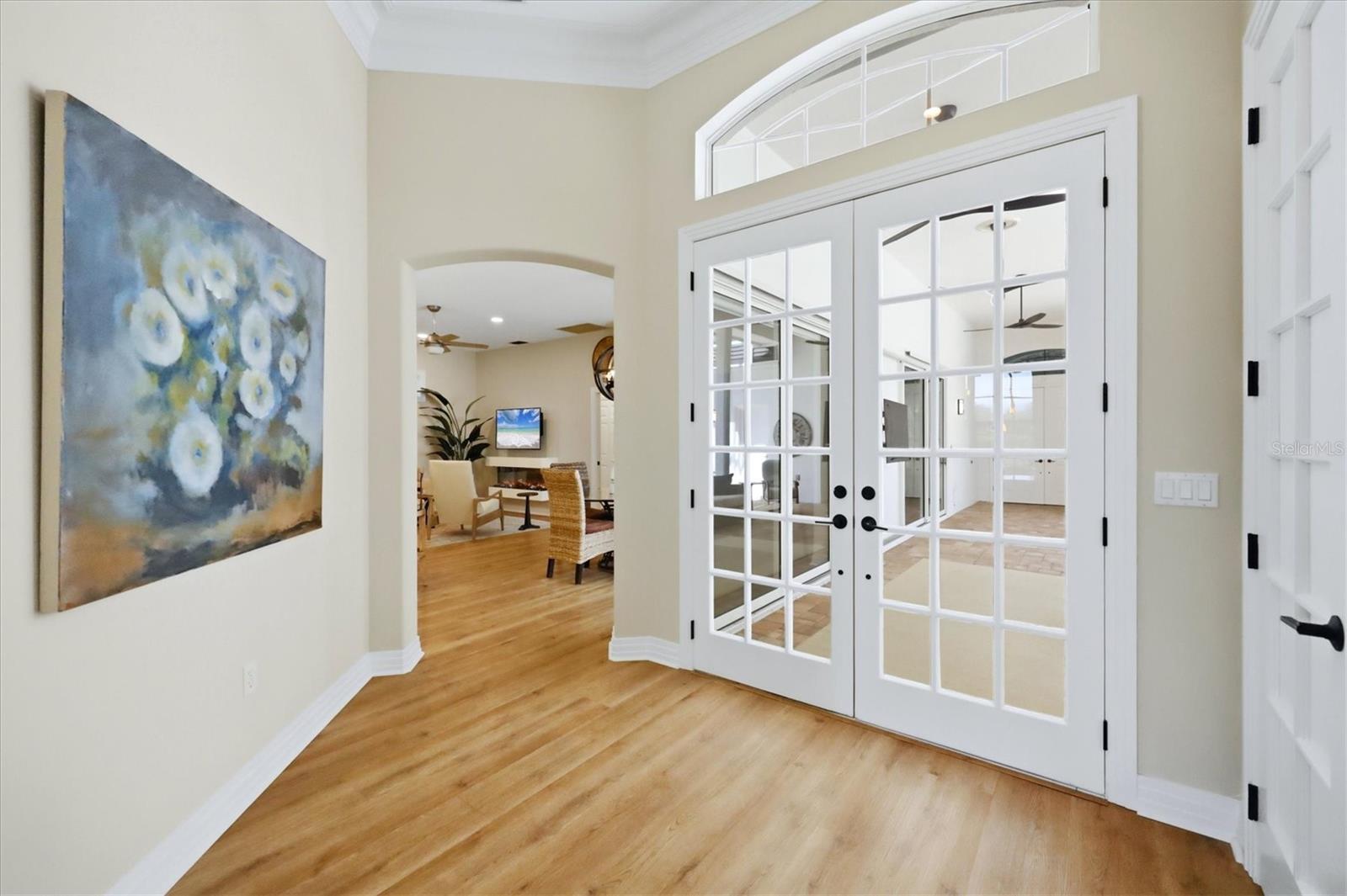 8708 WOODBRIAR DR — photo 10
