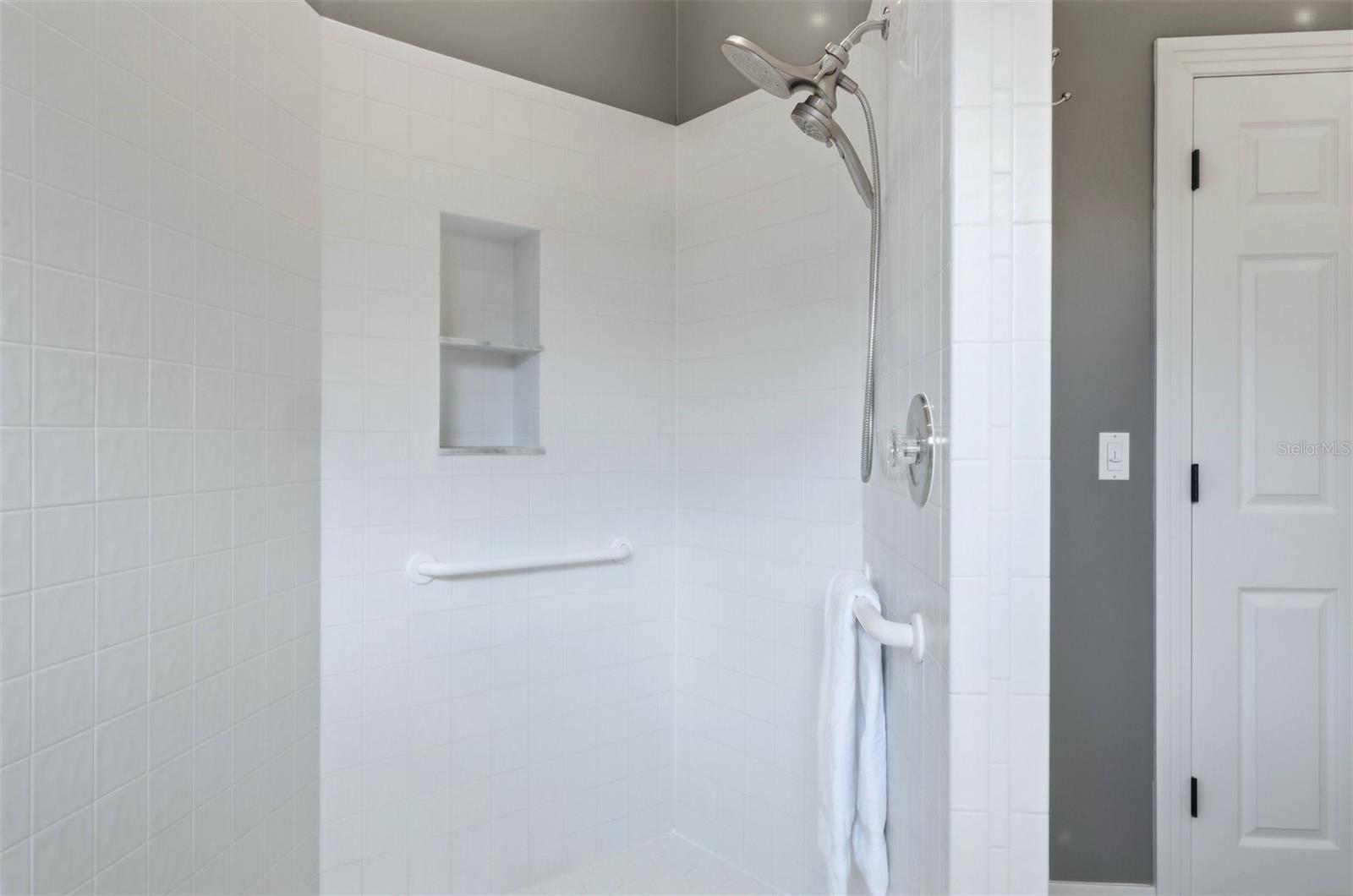 8708 WOODBRIAR DR — photo 26