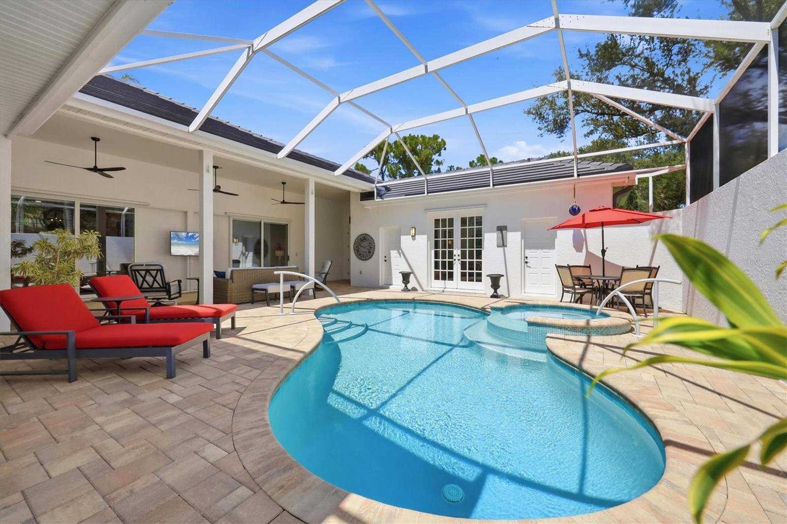 8708 WOODBRIAR DR — photo 4