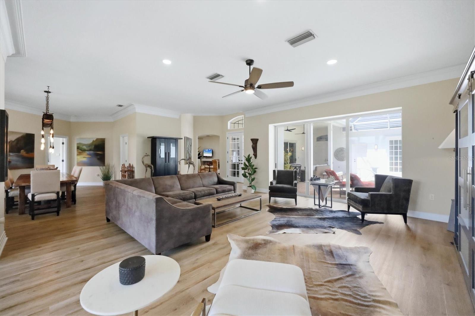 8708 WOODBRIAR DR — photo 12