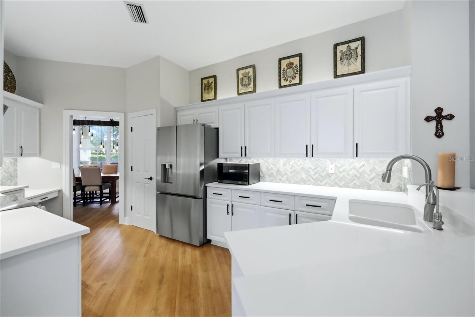 8708 WOODBRIAR DR — photo 15