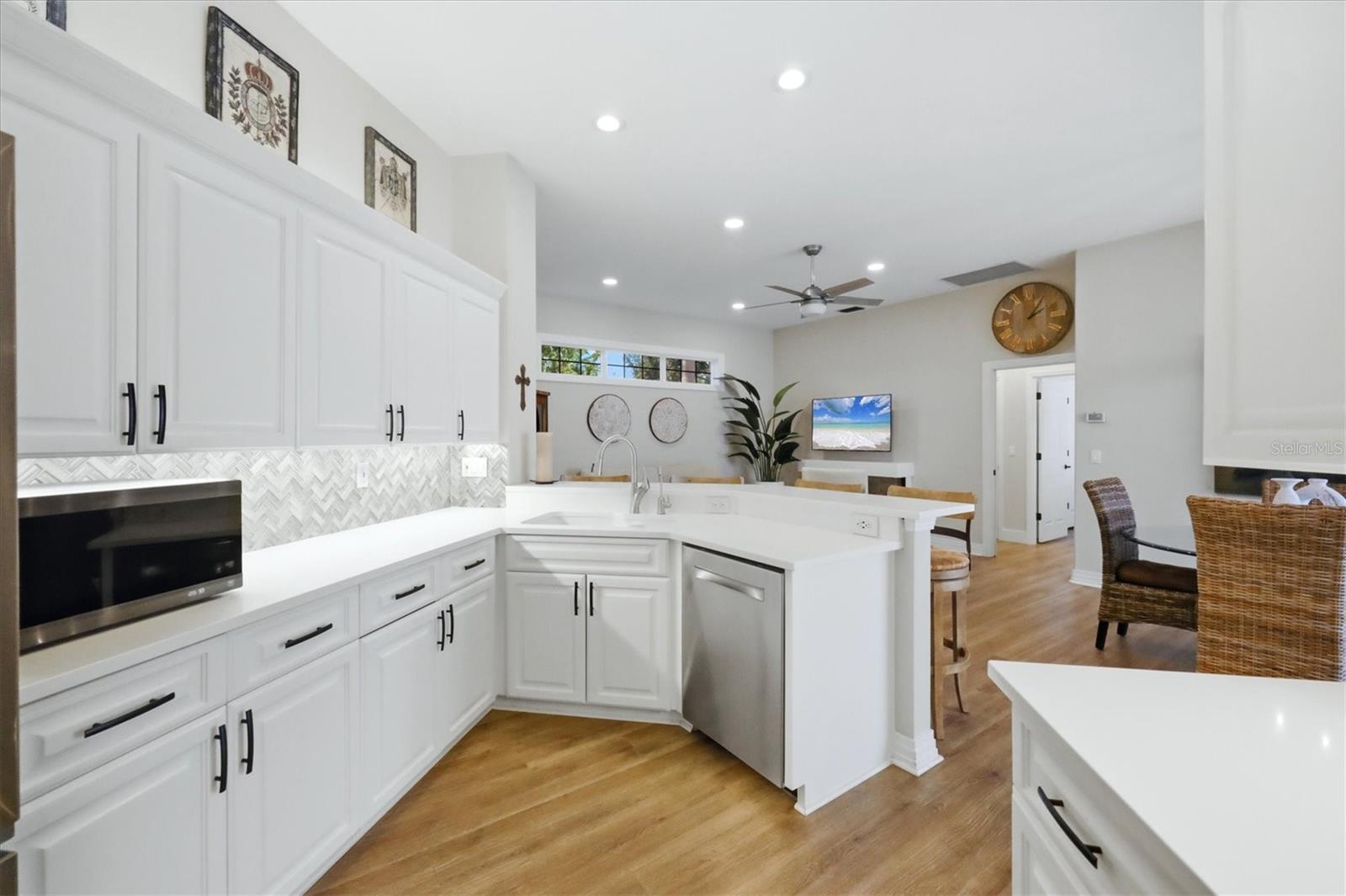 8708 WOODBRIAR DR — photo 16