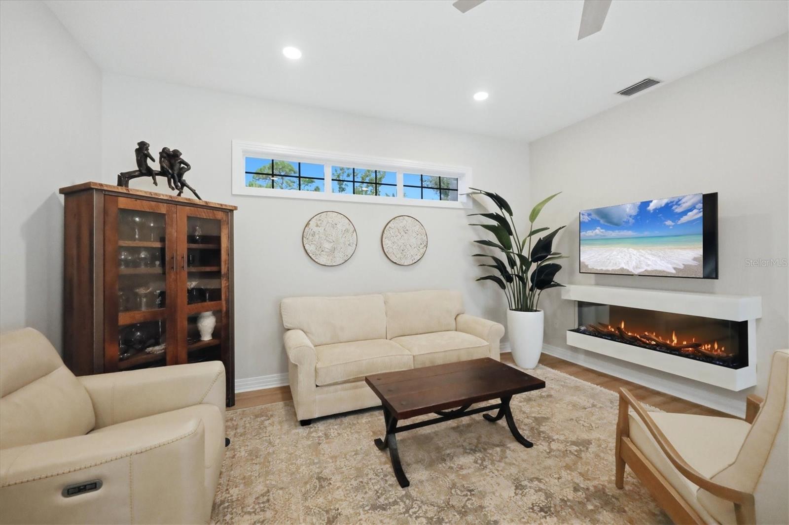 8708 WOODBRIAR DR — photo 21