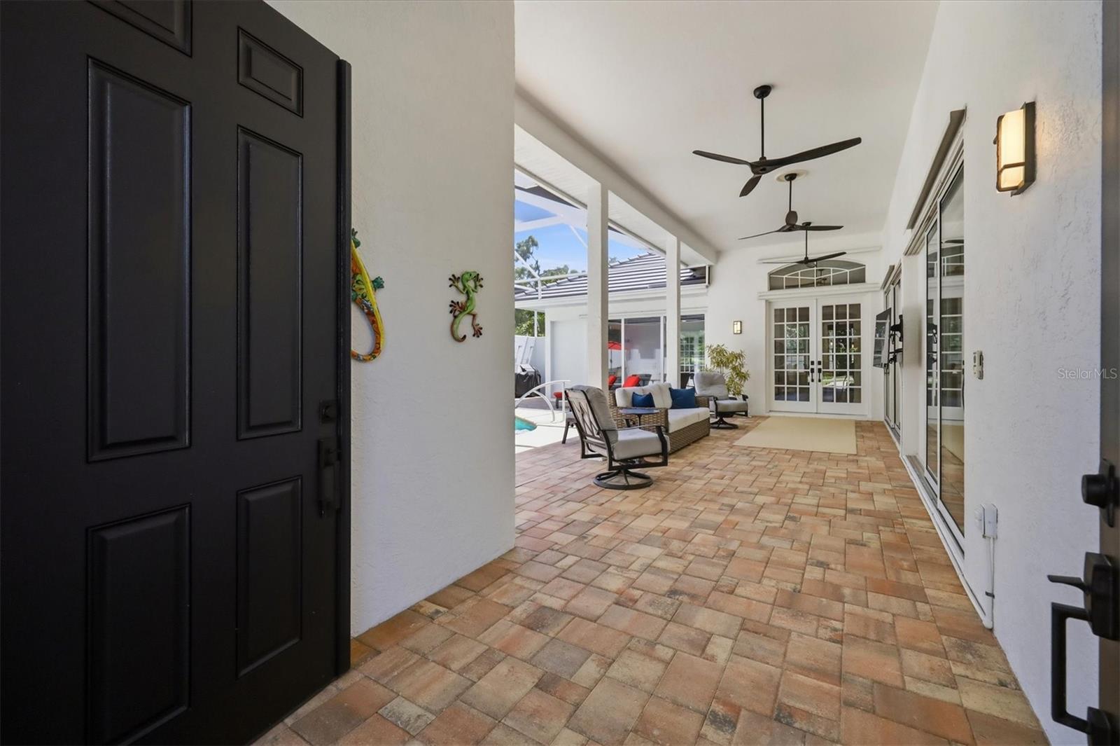 8708 WOODBRIAR DR — photo 2
