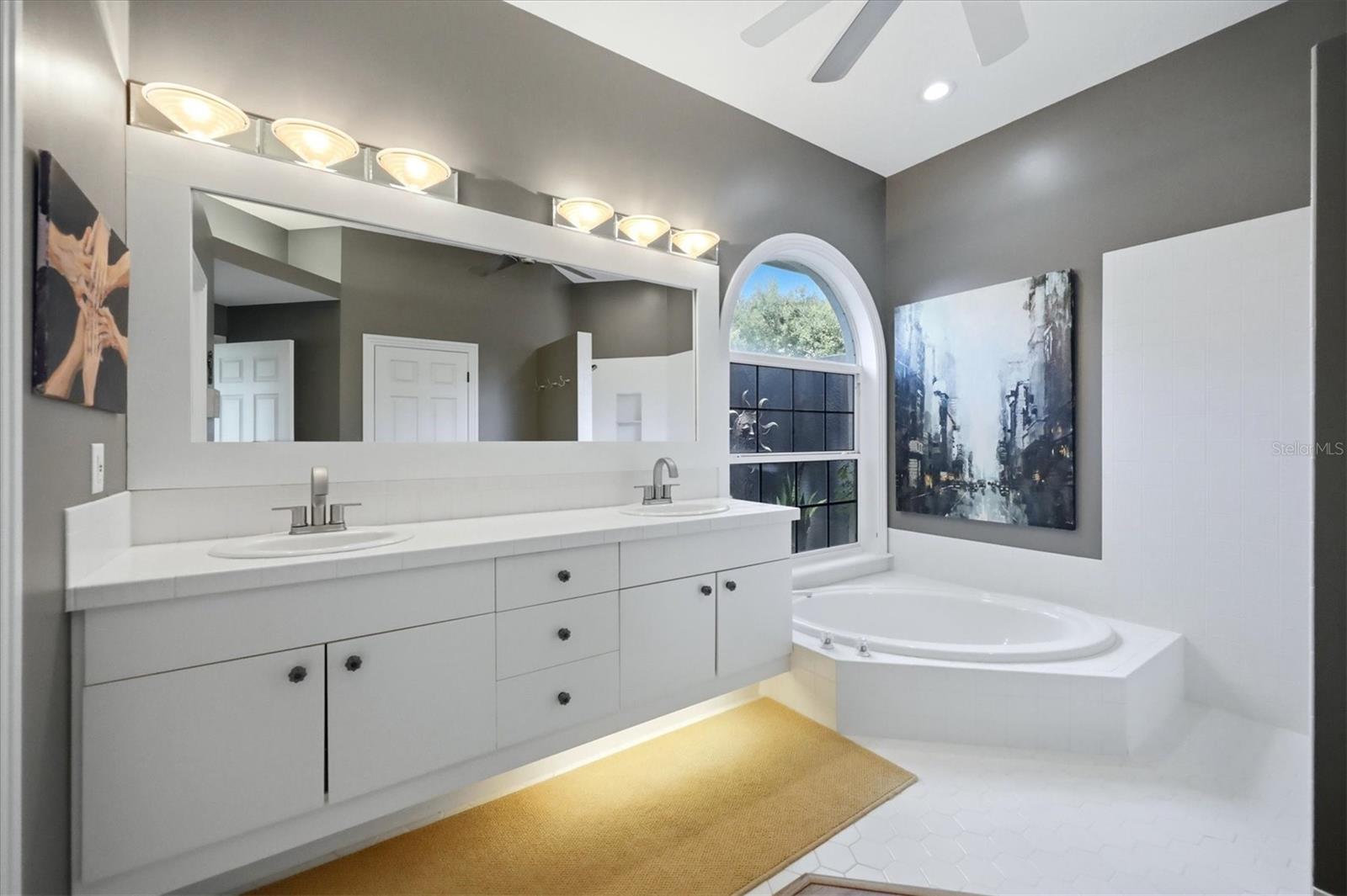 8708 WOODBRIAR DR — photo 24