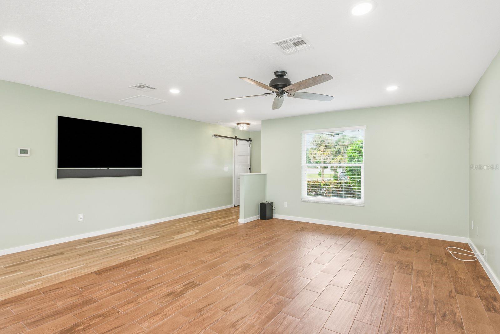 1358 WEXFORD DR S — photo 10