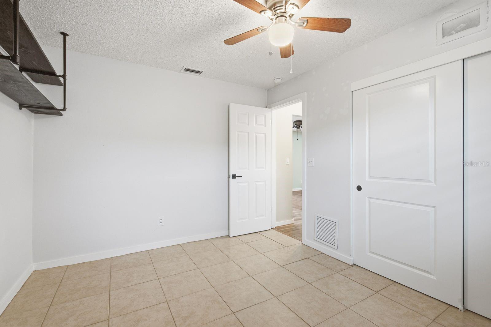 1358 WEXFORD DR S — photo 26