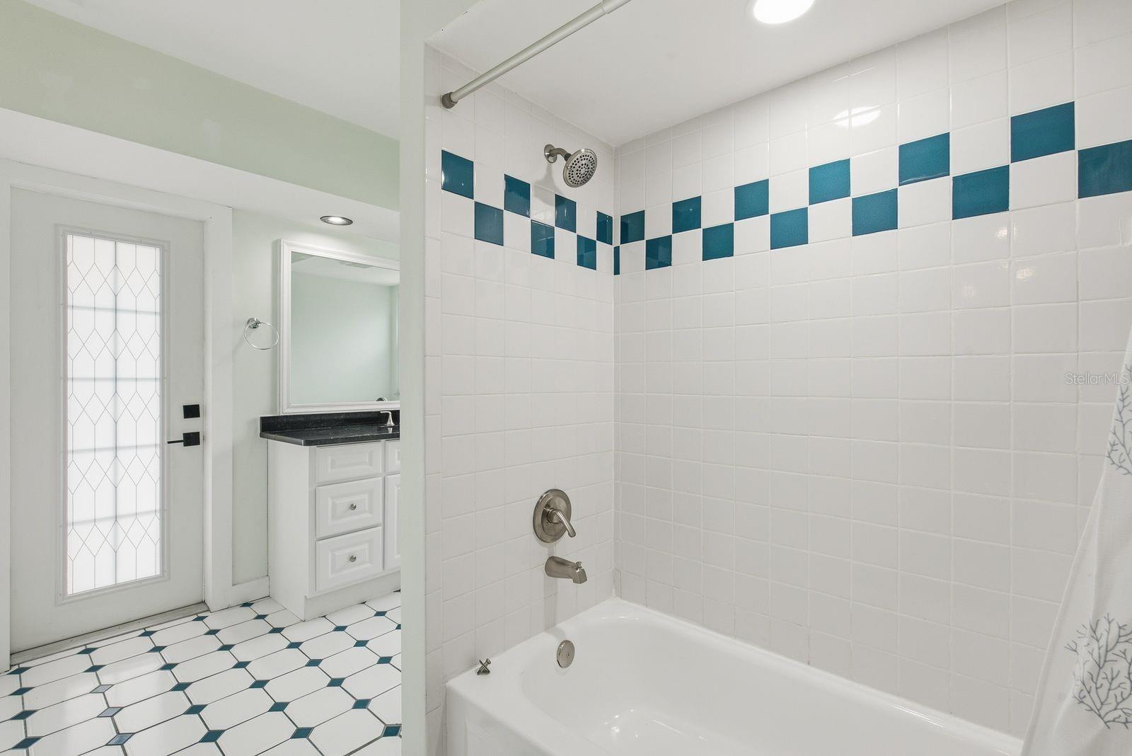 1358 WEXFORD DR S — photo 32