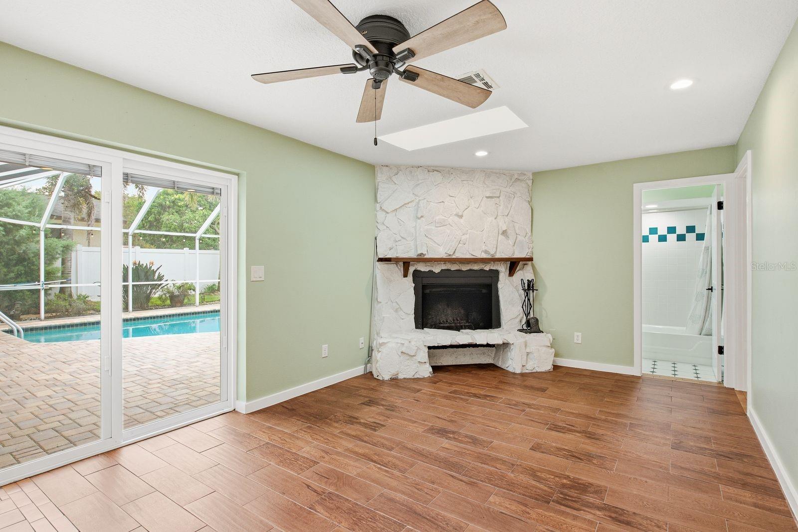 1358 WEXFORD DR S — photo 22
