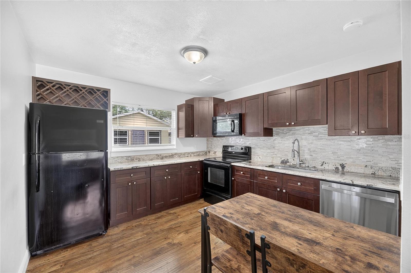 4421 W IOWA AVE — photo 11