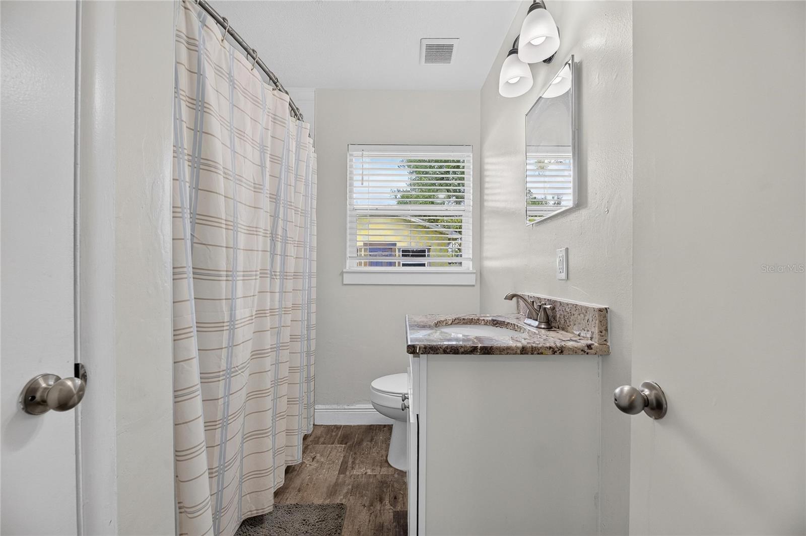 4421 W IOWA AVE — photo 21