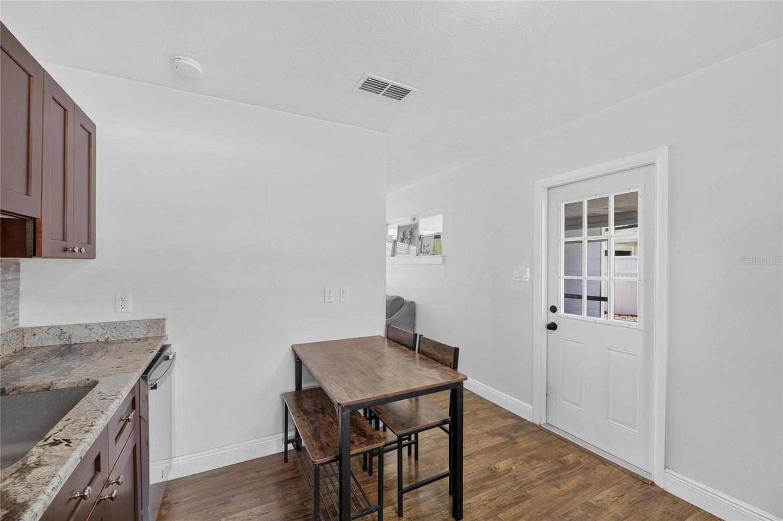 4421 W IOWA AVE — photo 16