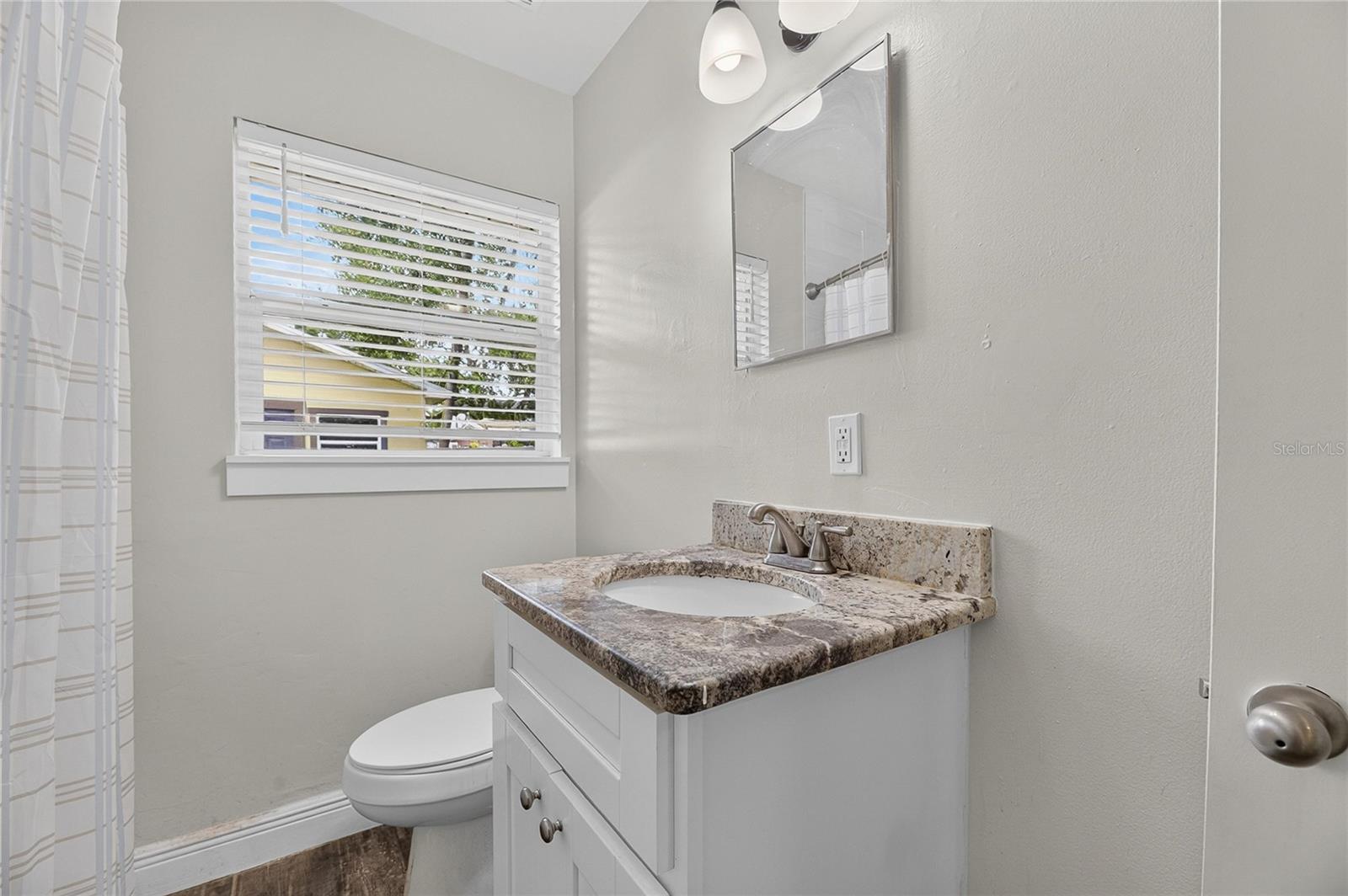 4421 W IOWA AVE — photo 20