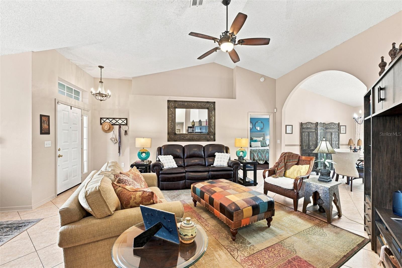 308 CALOOSA PALMS CT — photo 5