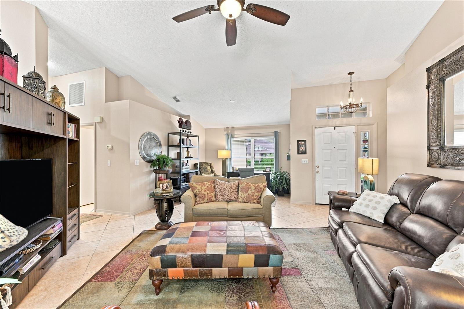 308 CALOOSA PALMS CT — photo 33