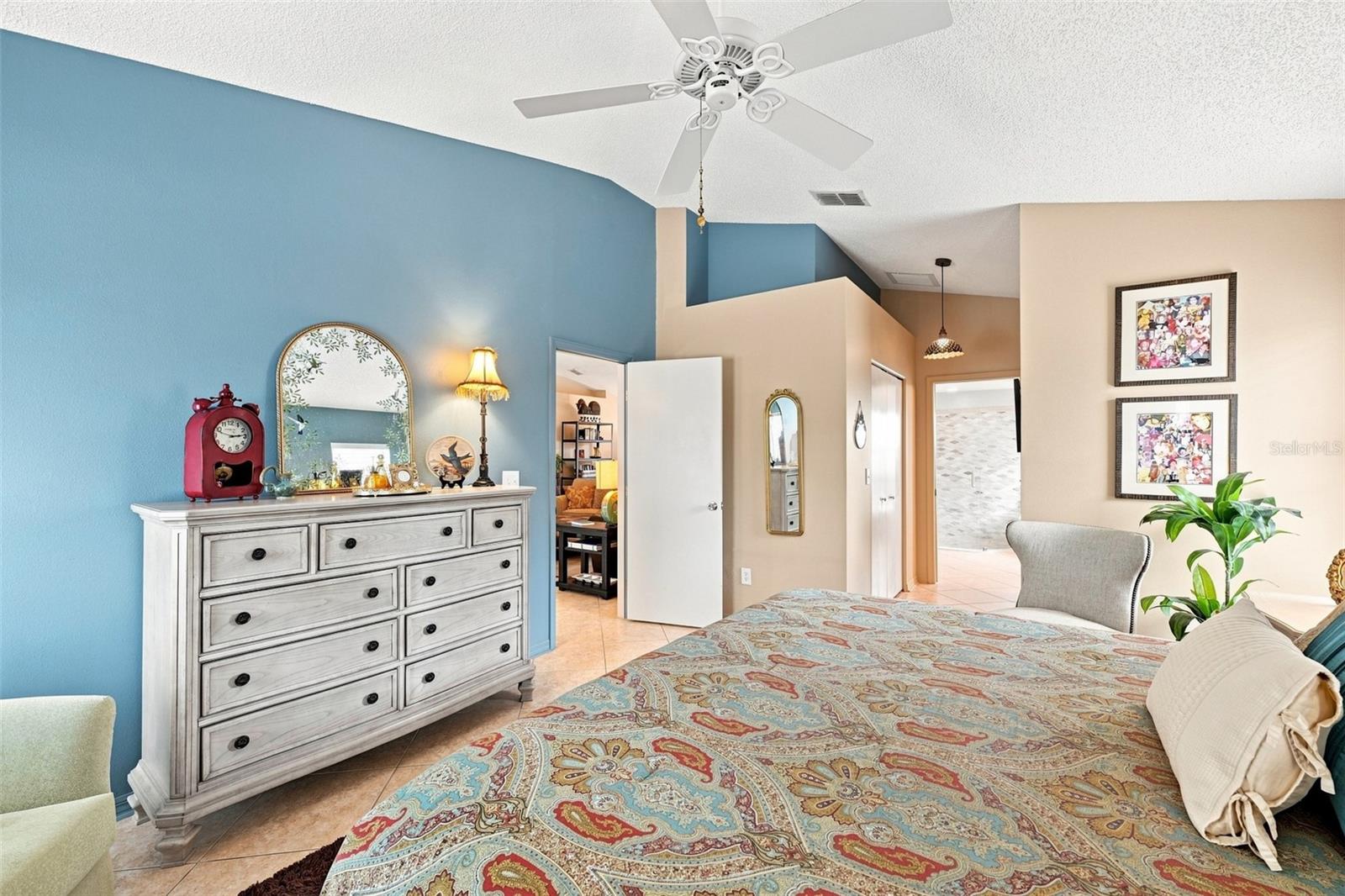 308 CALOOSA PALMS CT — photo 37