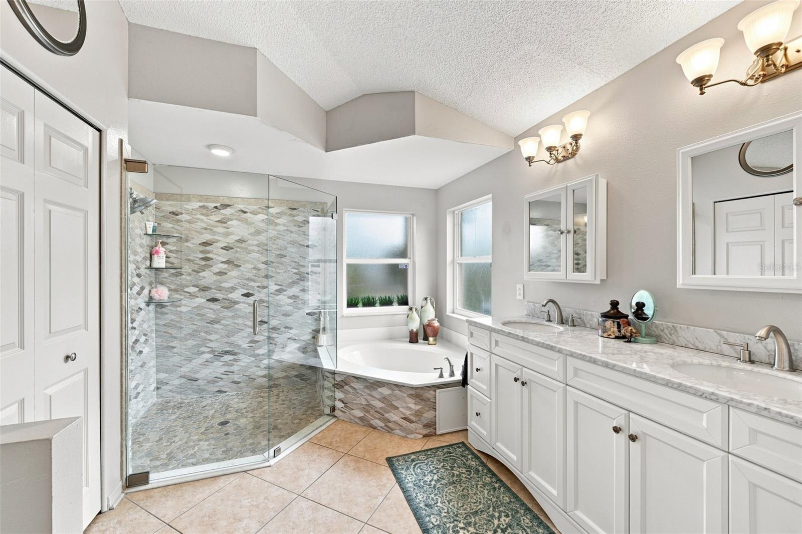 308 CALOOSA PALMS CT — photo 15