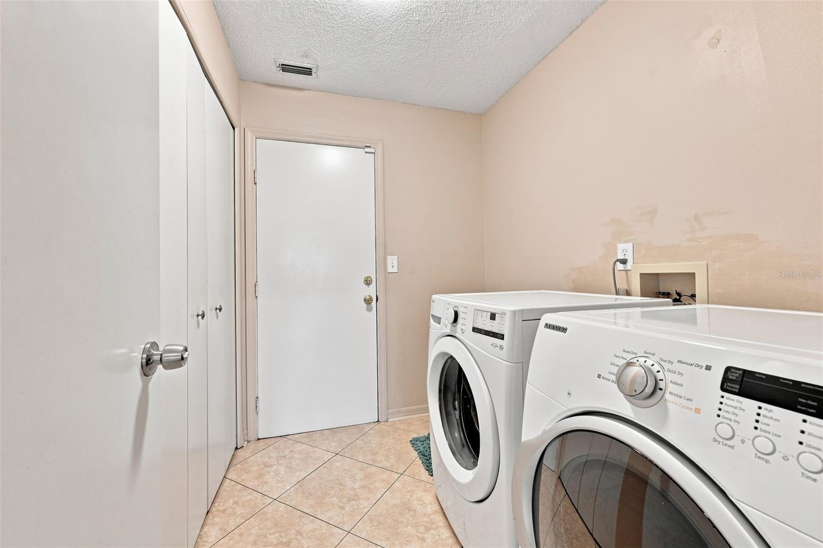 308 CALOOSA PALMS CT — photo 48
