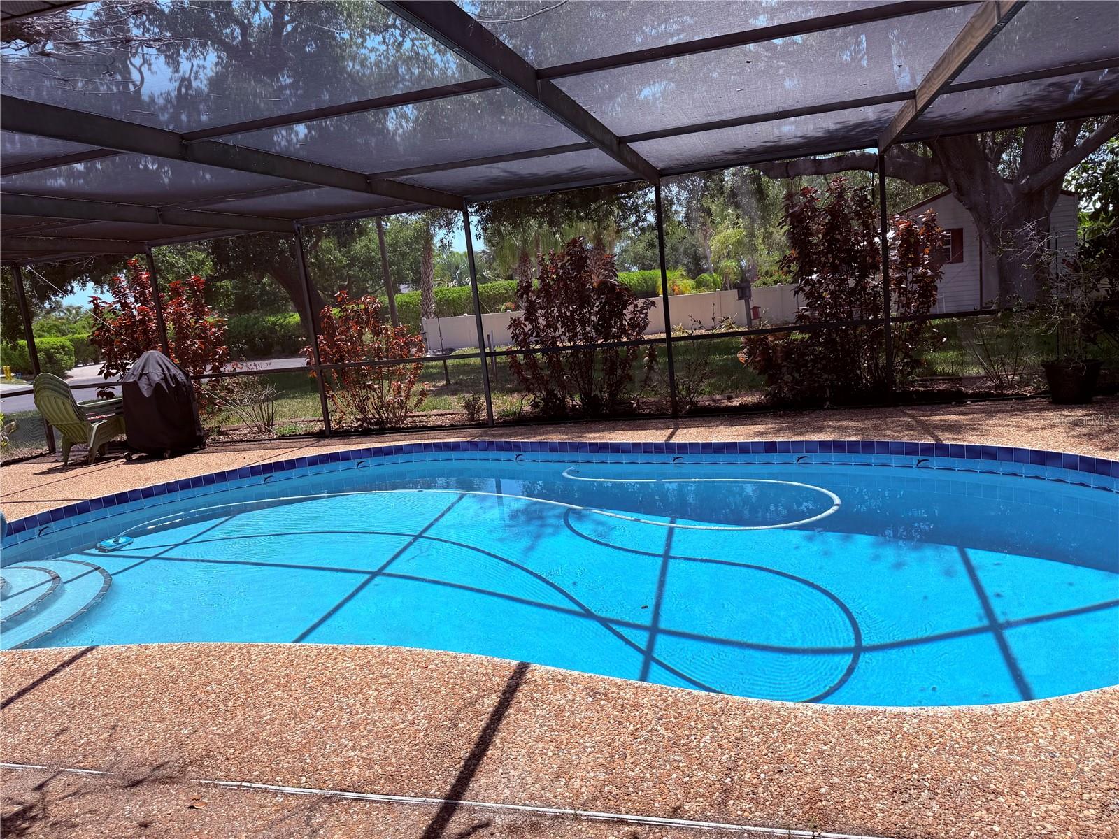 453 S SHORE DR — photo 2