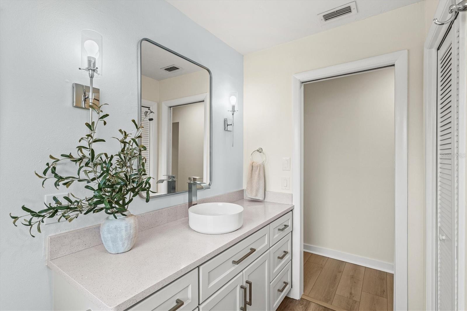 2923 CONCORD ST — photo 36