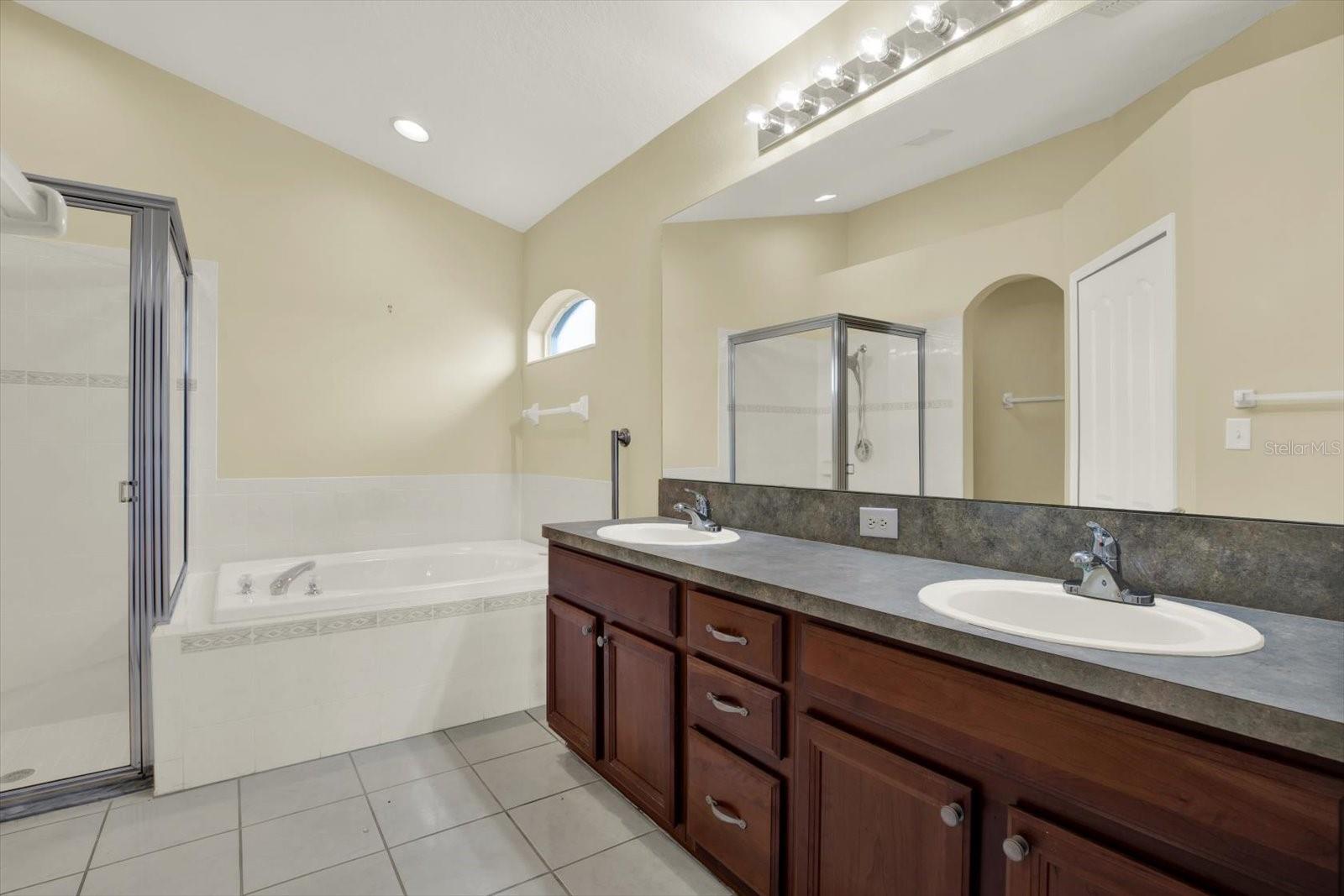 3624 CRESTHILL LN — photo 15