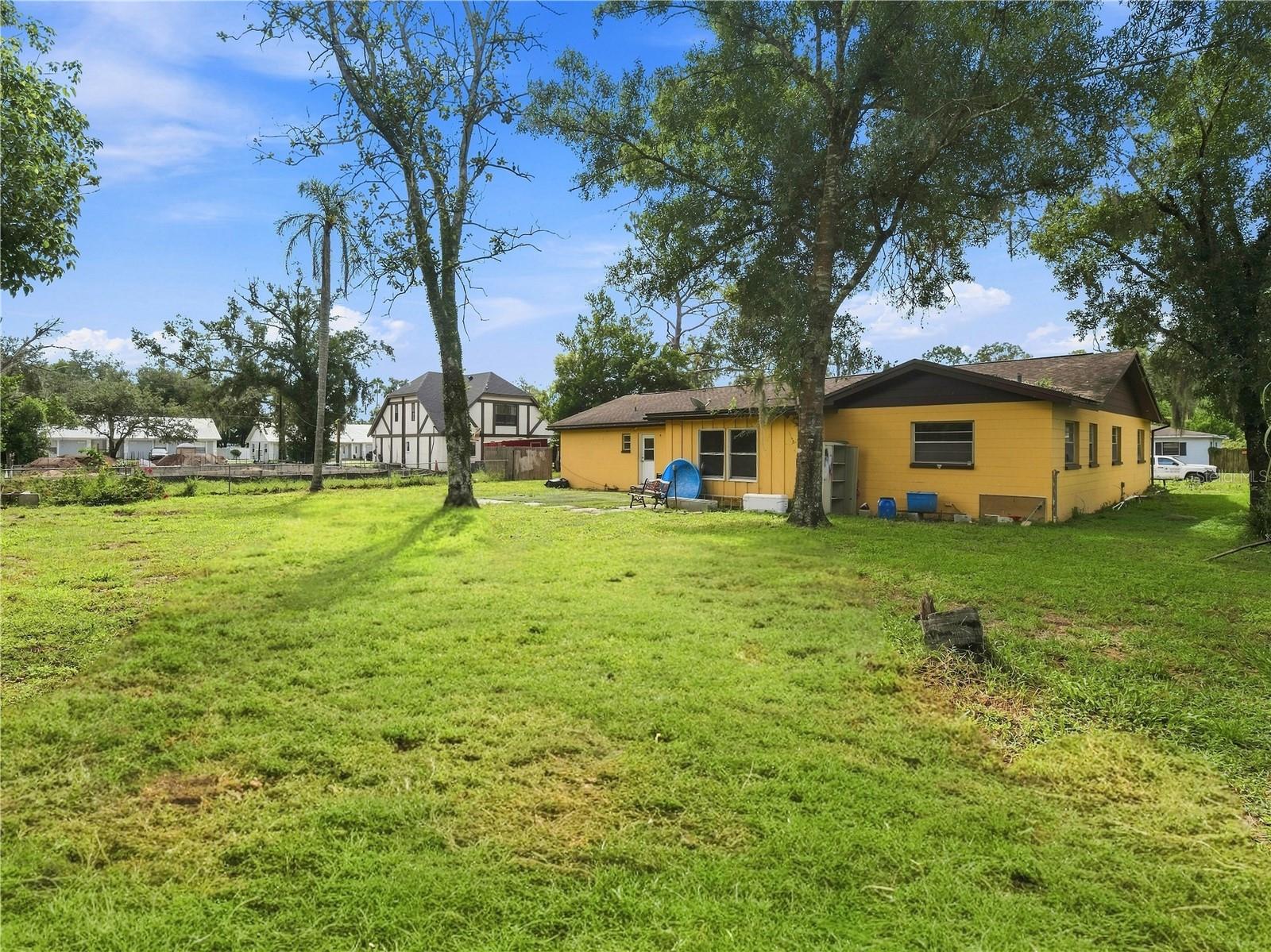 8906 E LANWAY DR — photo 35