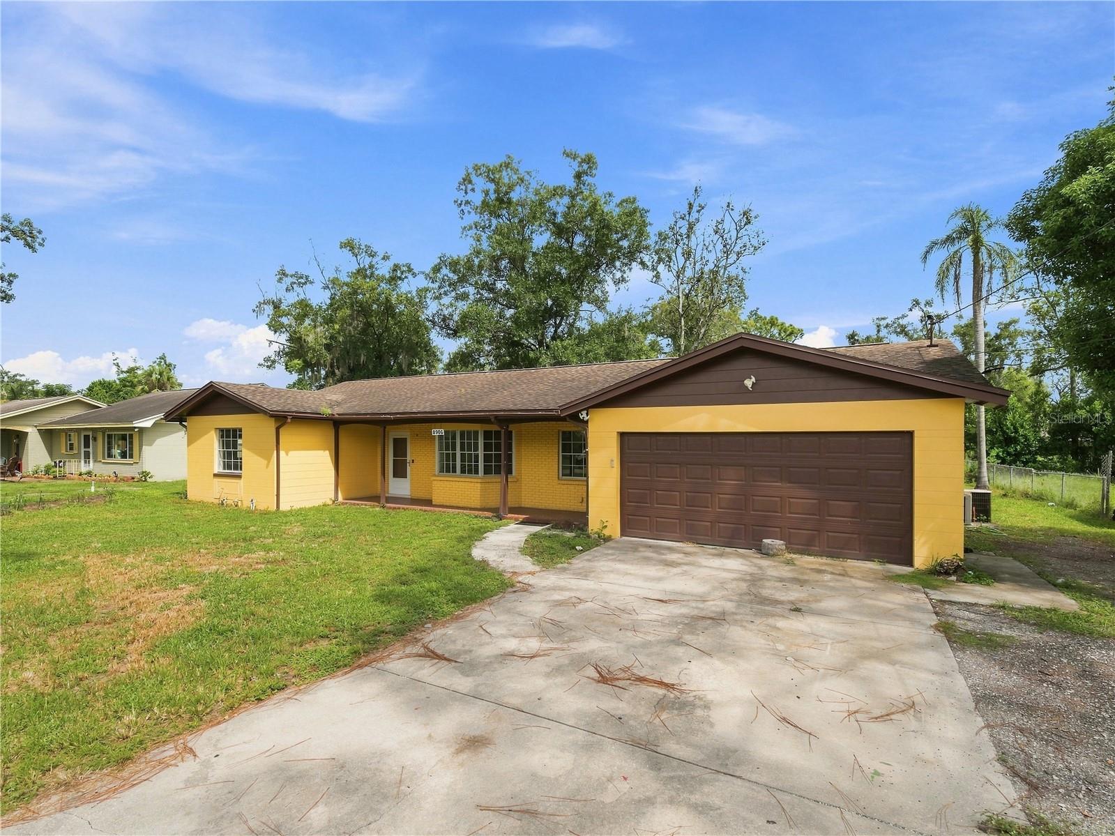 8906 E LANWAY DR — photo 3