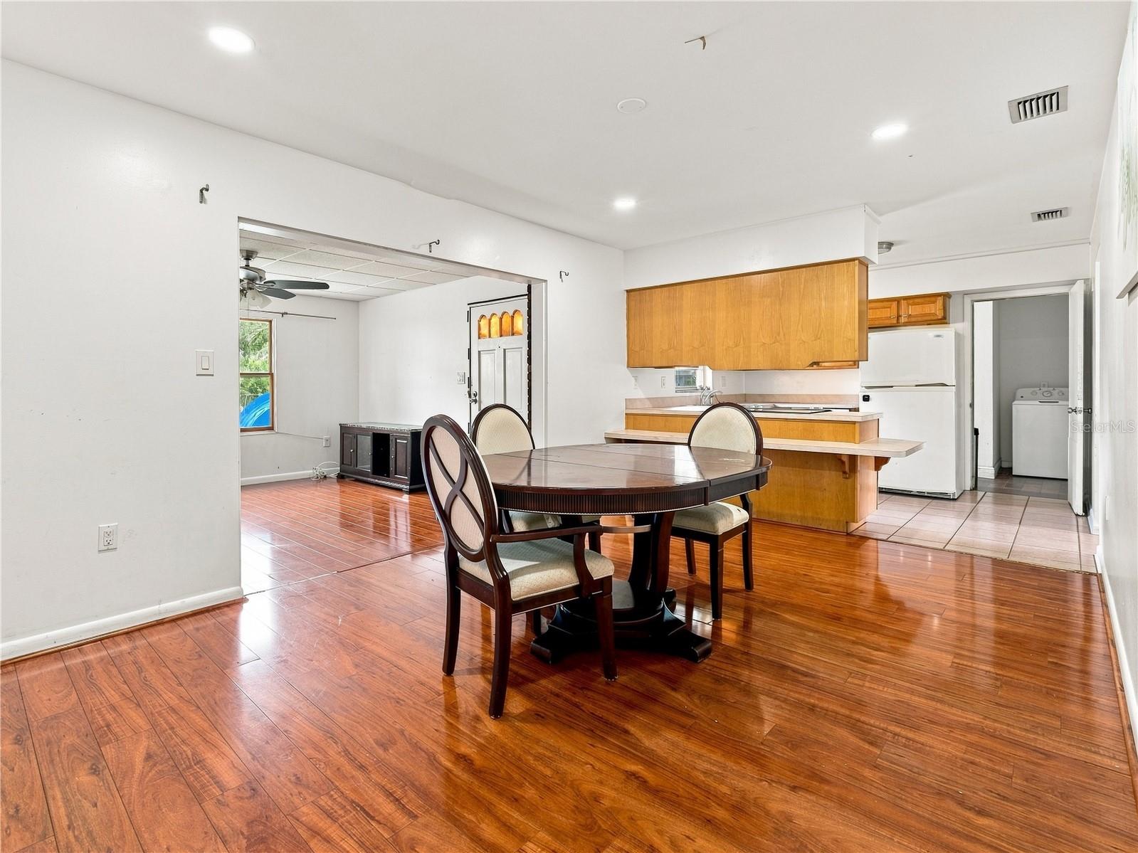 8906 E LANWAY DR — photo 19