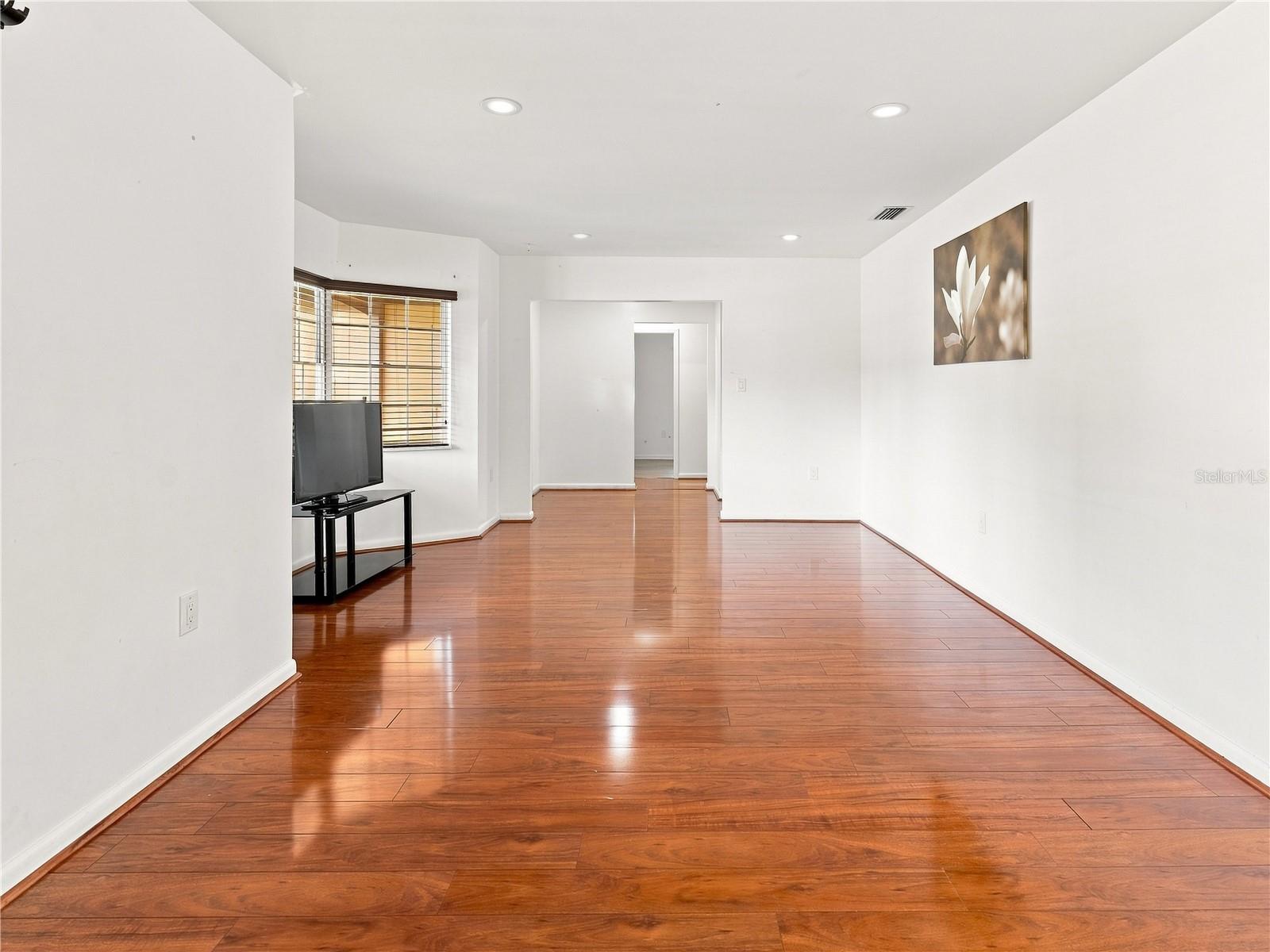 8906 E LANWAY DR — photo 14