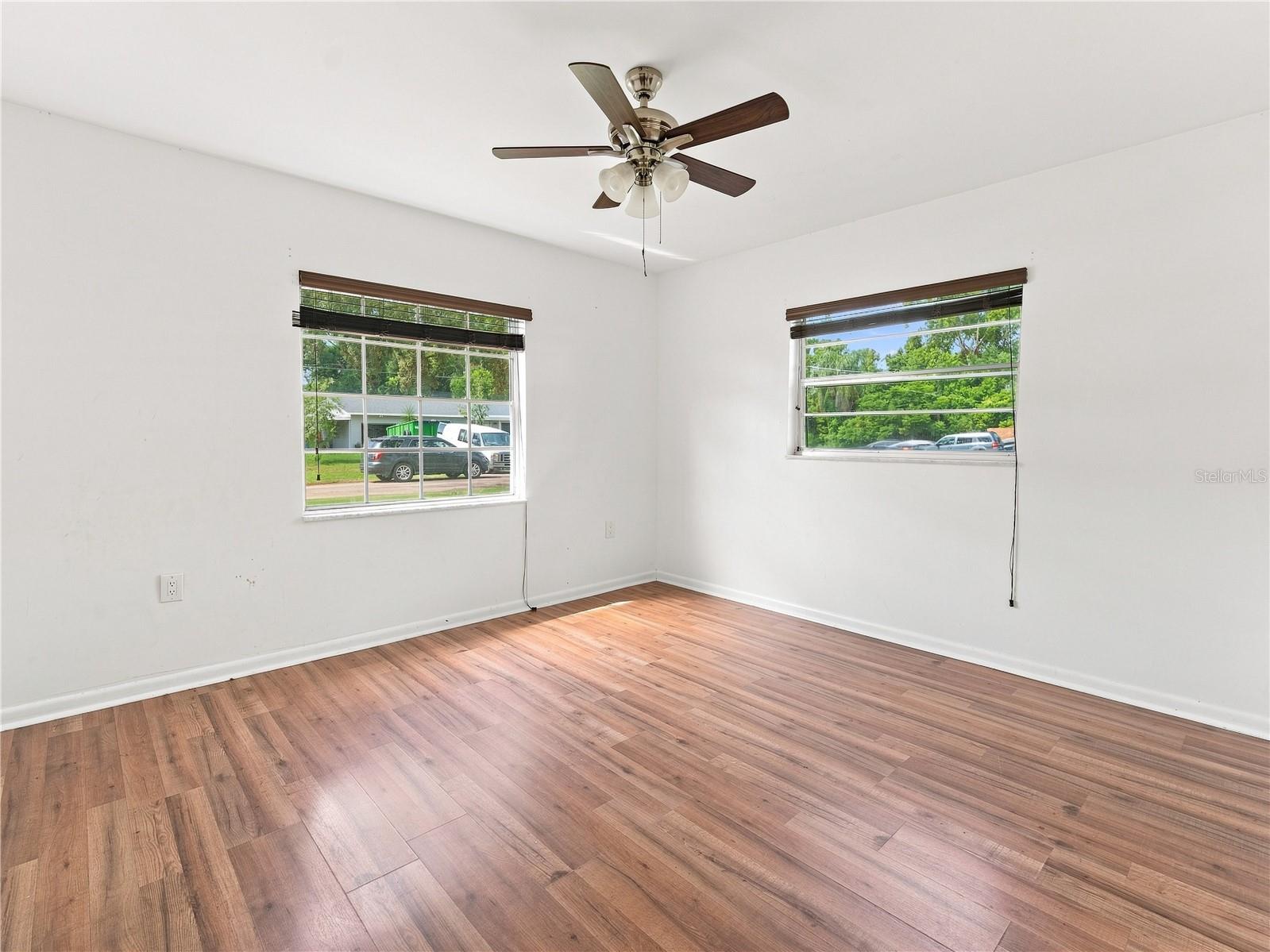 8906 E LANWAY DR — photo 25