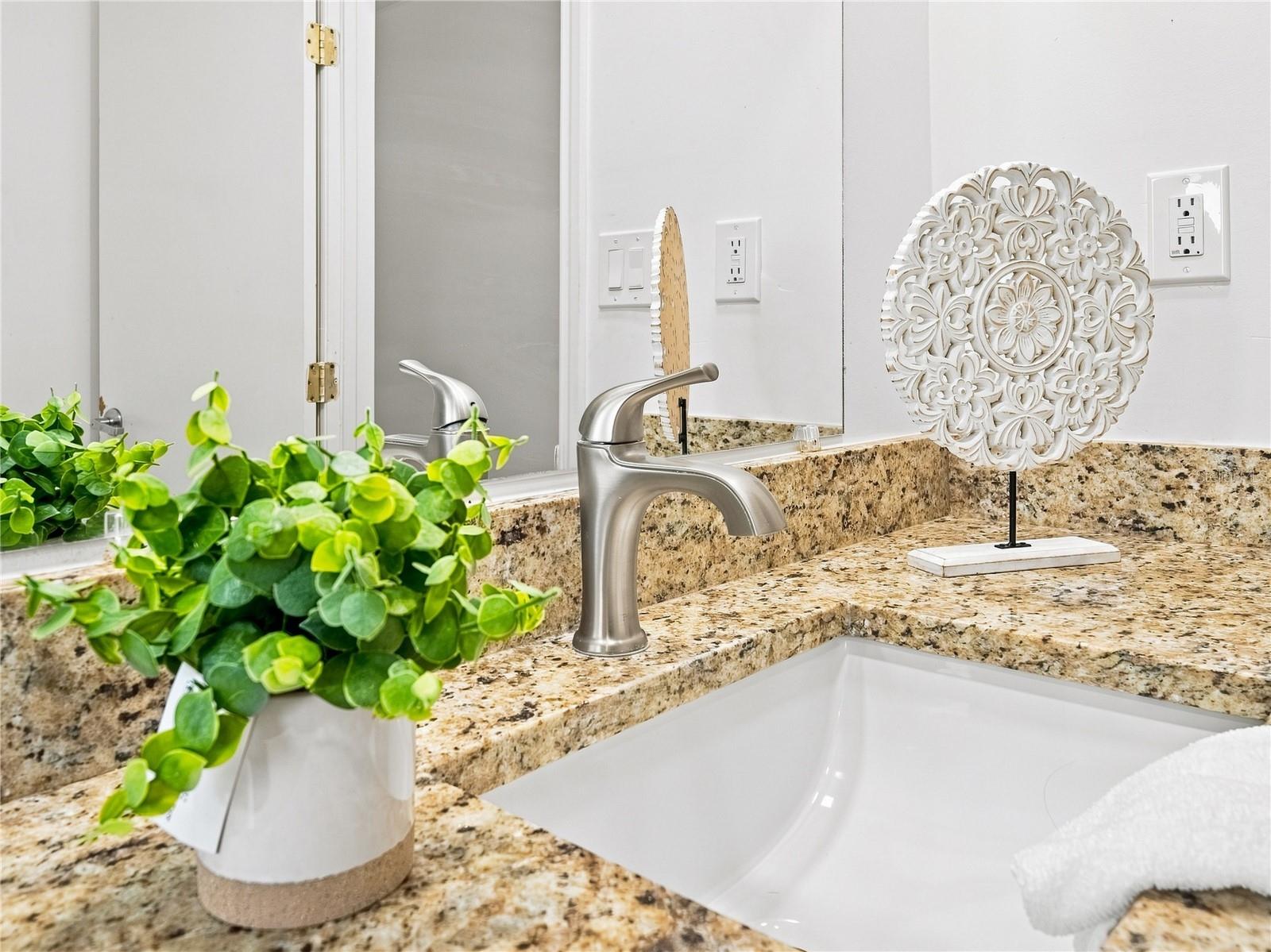 8906 E LANWAY DR — photo 31