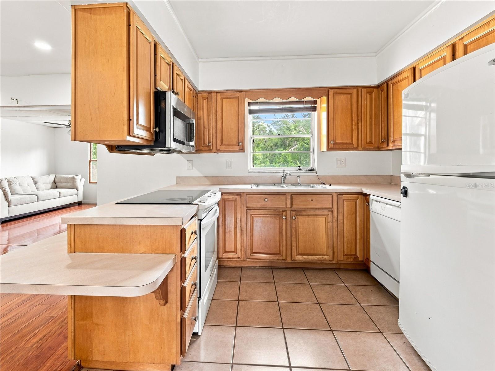 8906 E LANWAY DR — photo 15