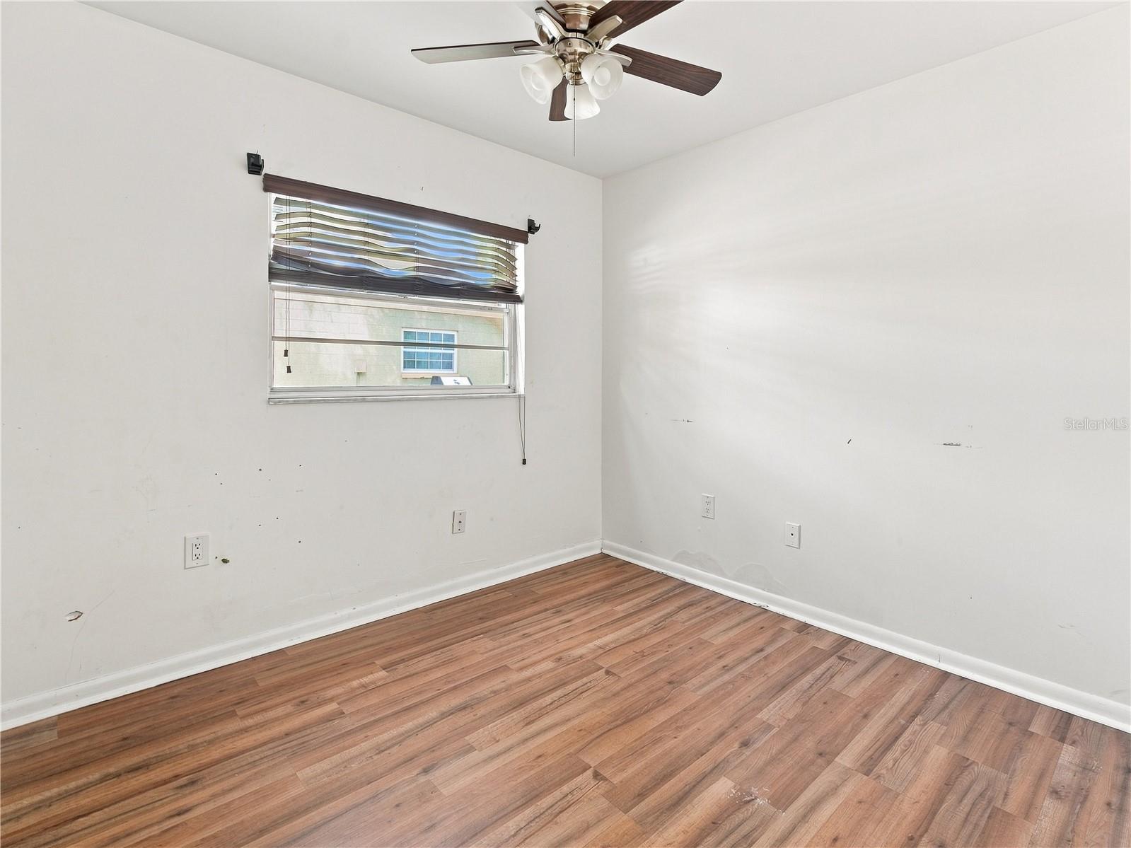 8906 E LANWAY DR — photo 26