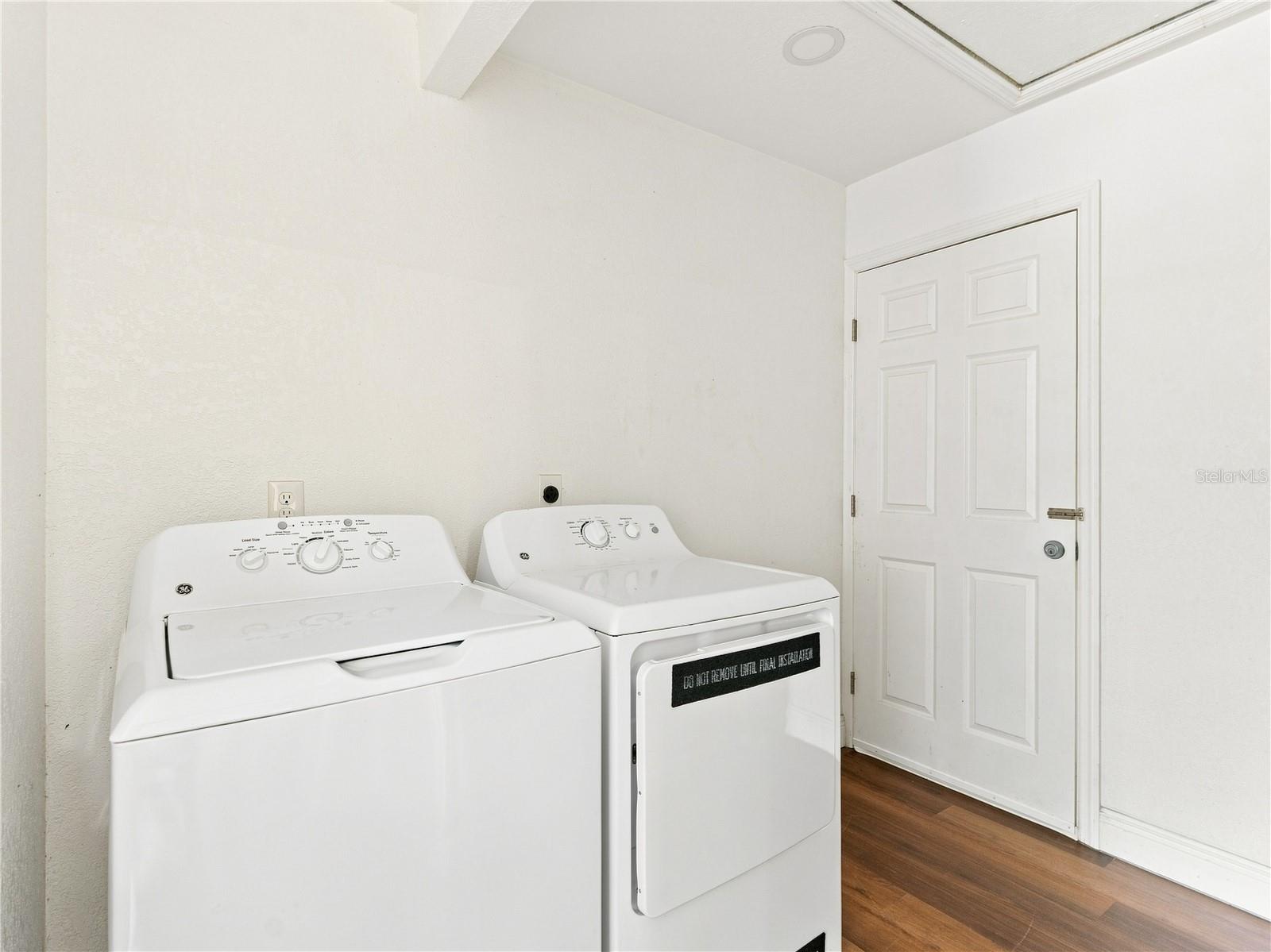 8906 E LANWAY DR — photo 23