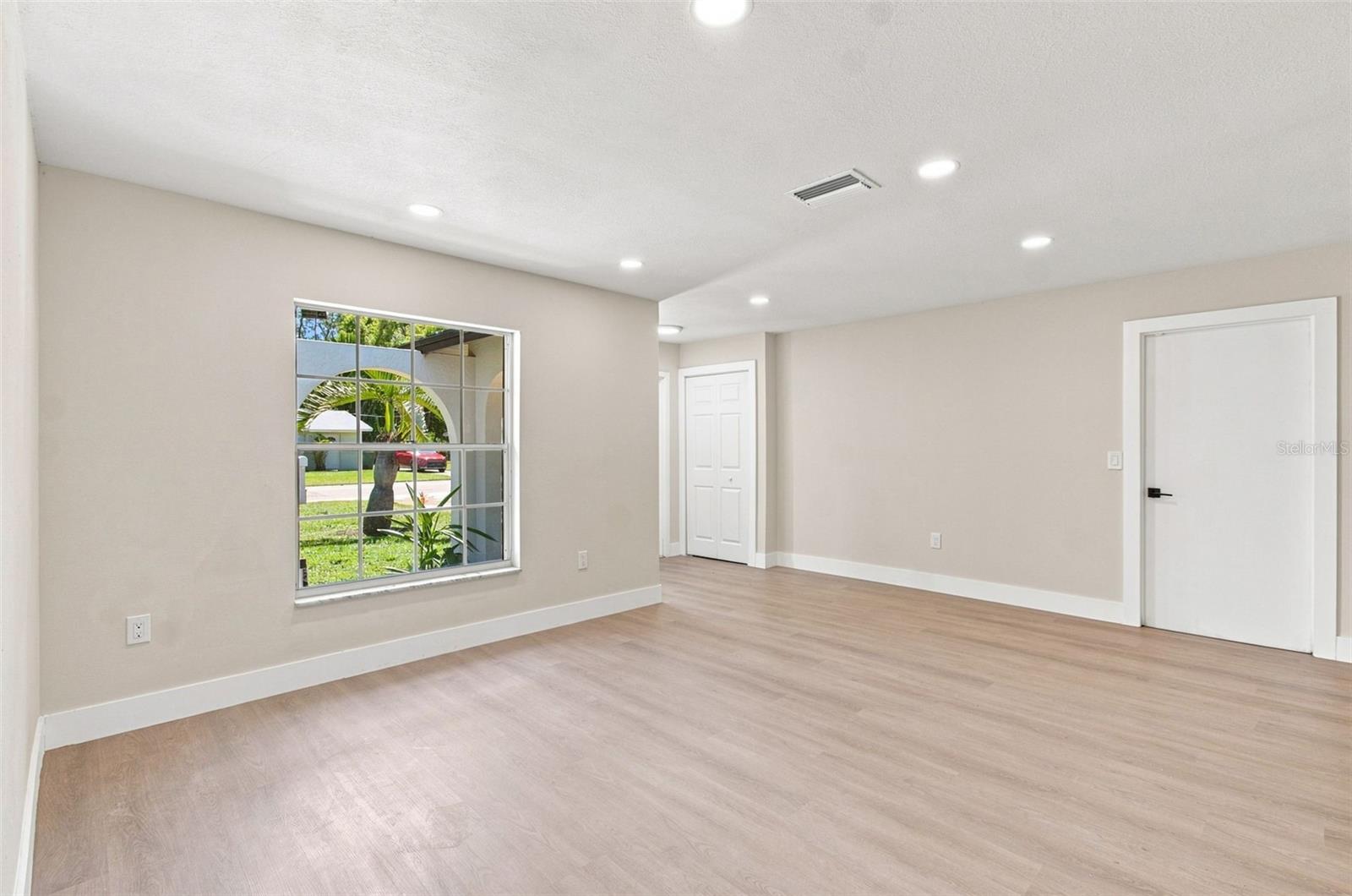 216 23RD ST E — photo 16