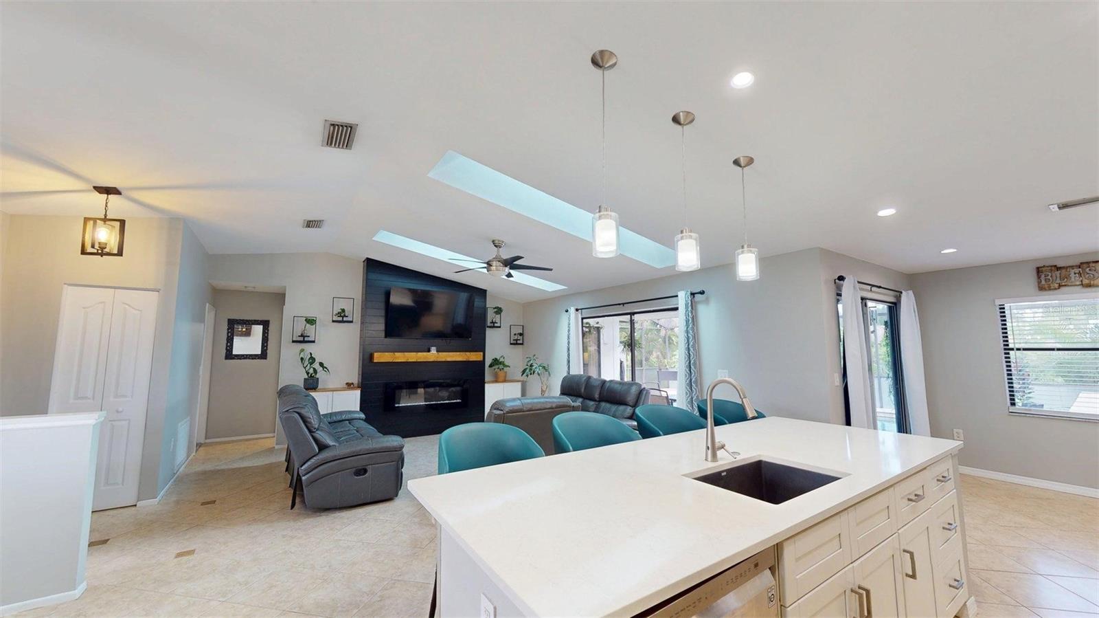 2461 GOLD OAK CT E — photo 4