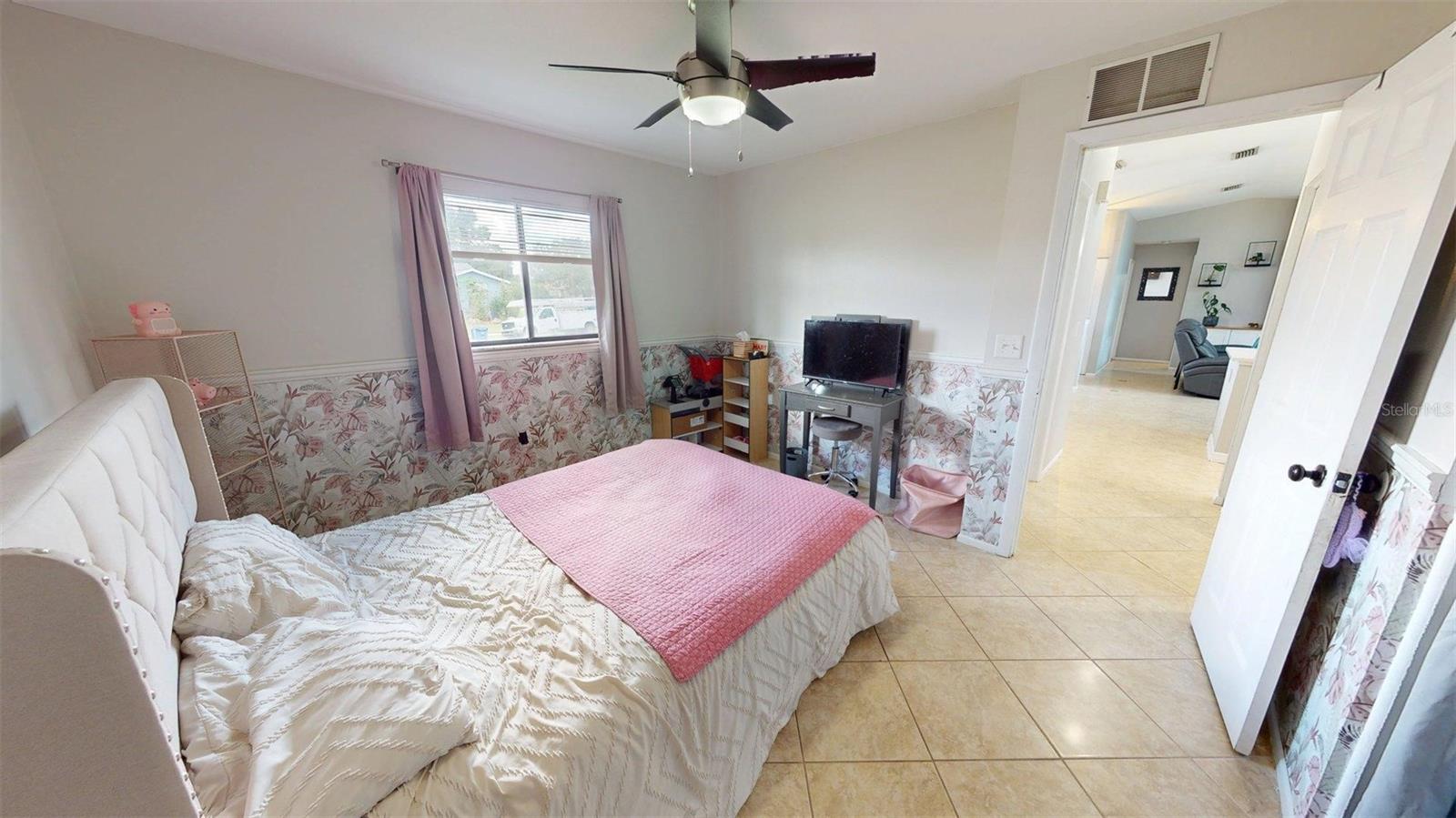 2461 GOLD OAK CT E — photo 17