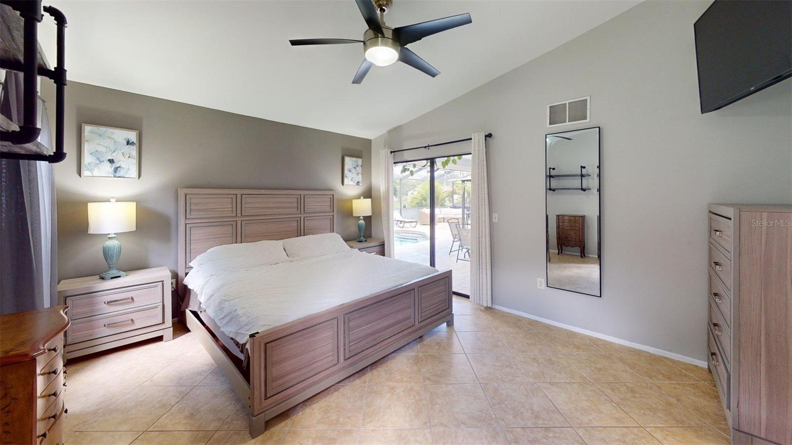 2461 GOLD OAK CT E — photo 16
