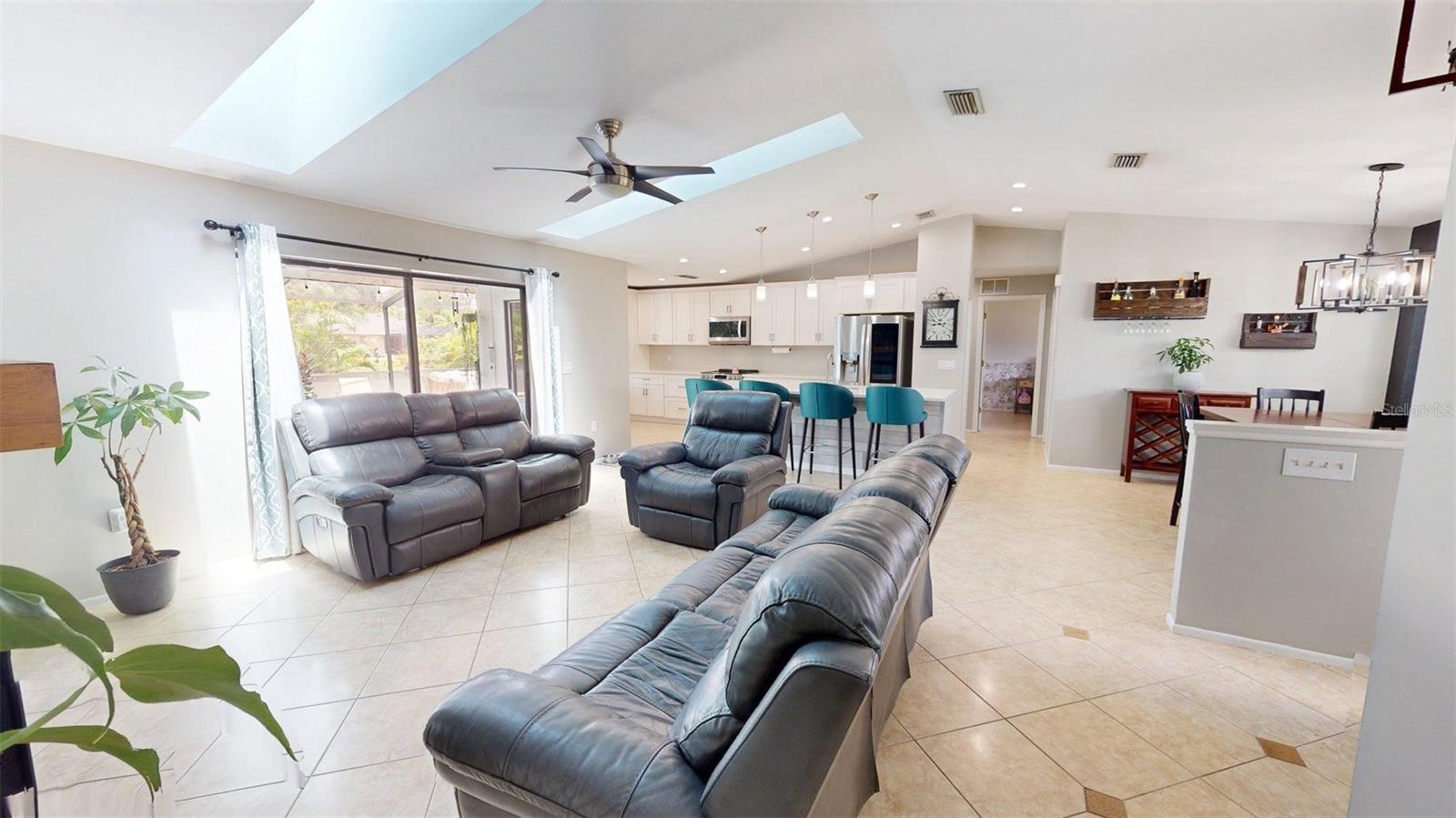 2461 GOLD OAK CT E — photo 8