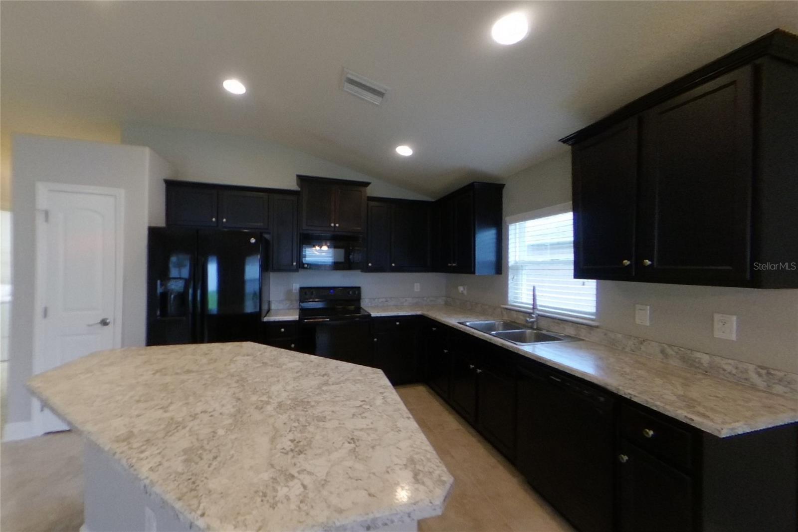 Home in WIMAUMA — photo 5