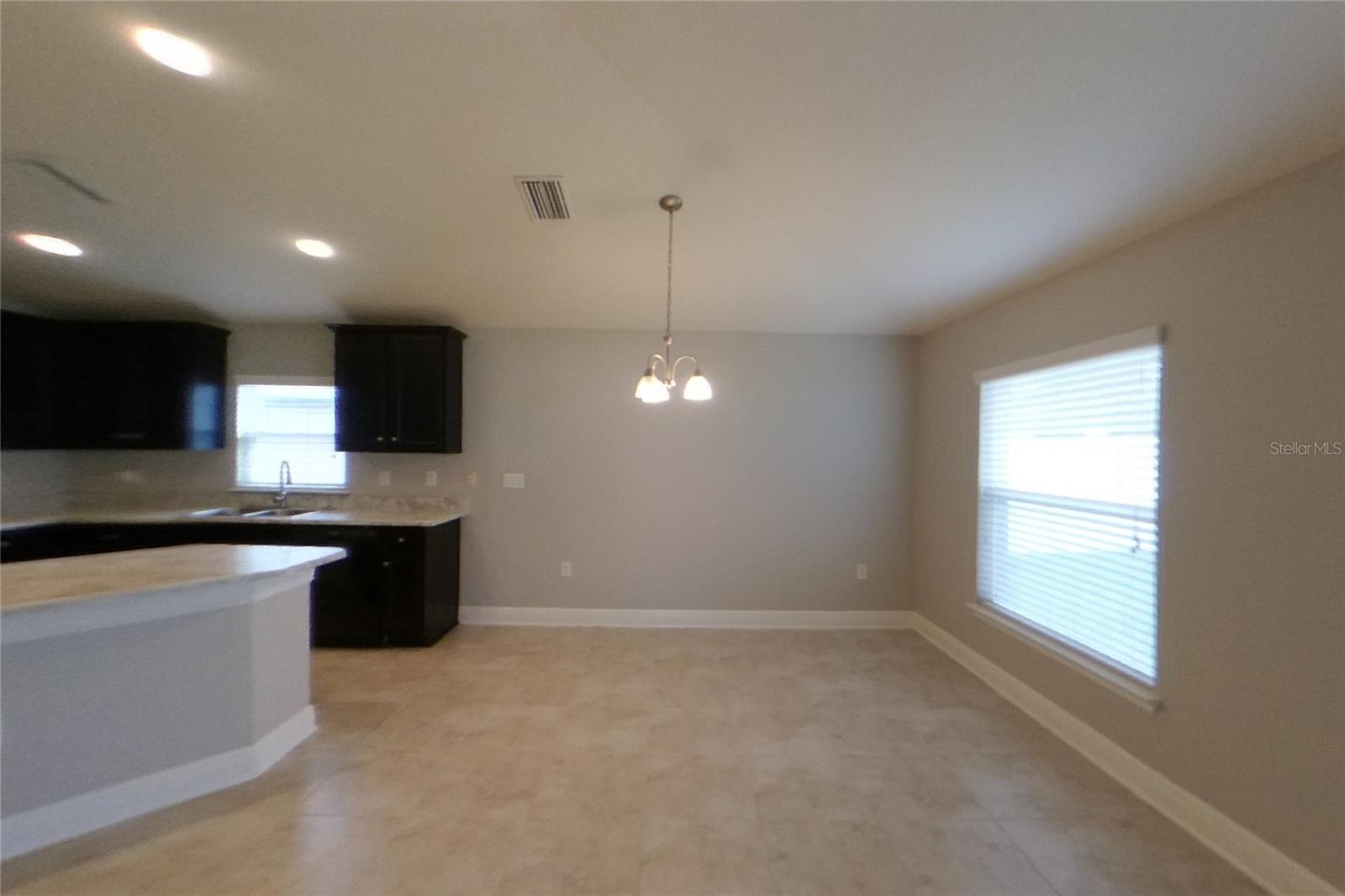 Home in WIMAUMA — photo 4