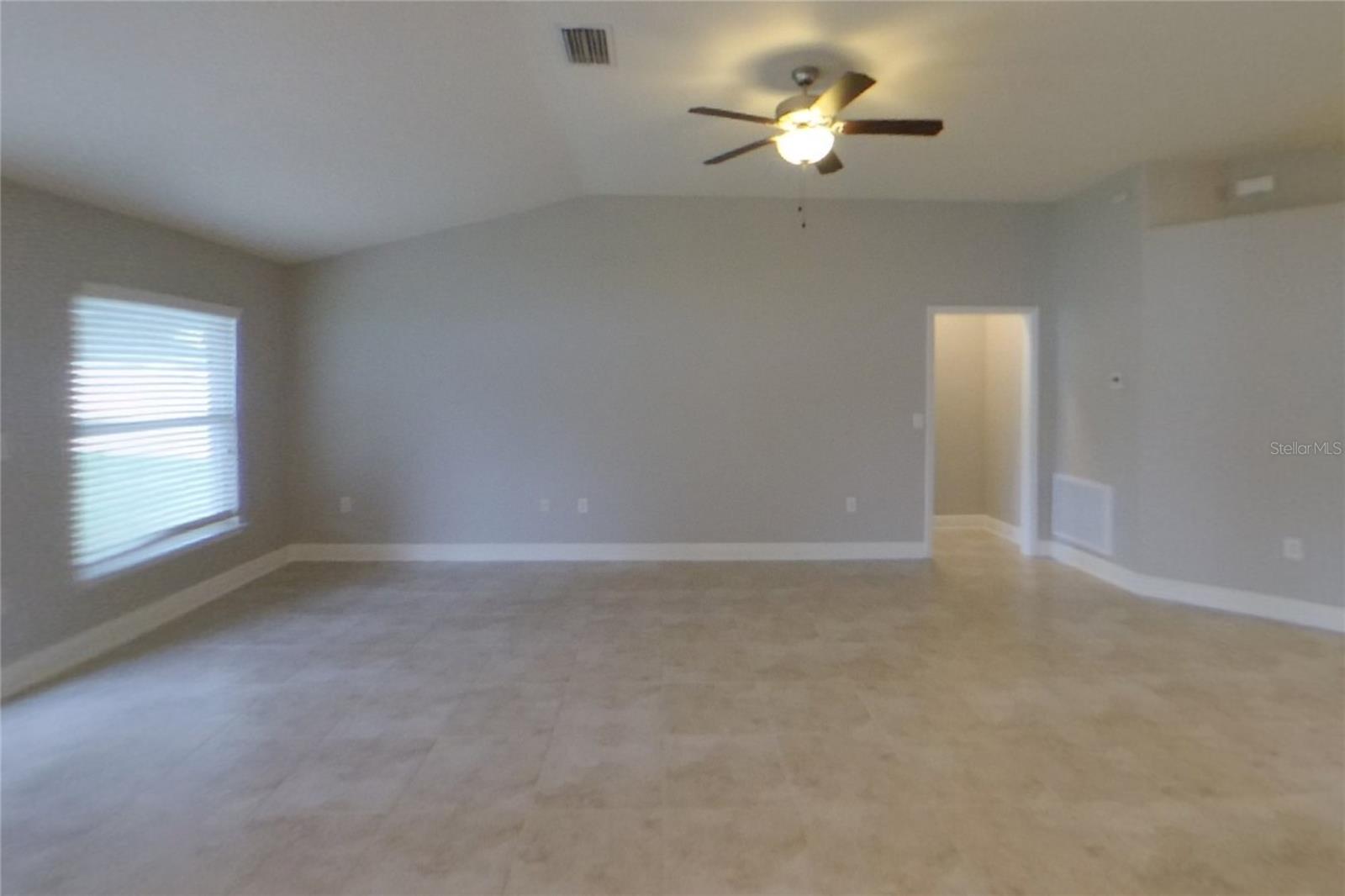 Home in WIMAUMA — photo 2