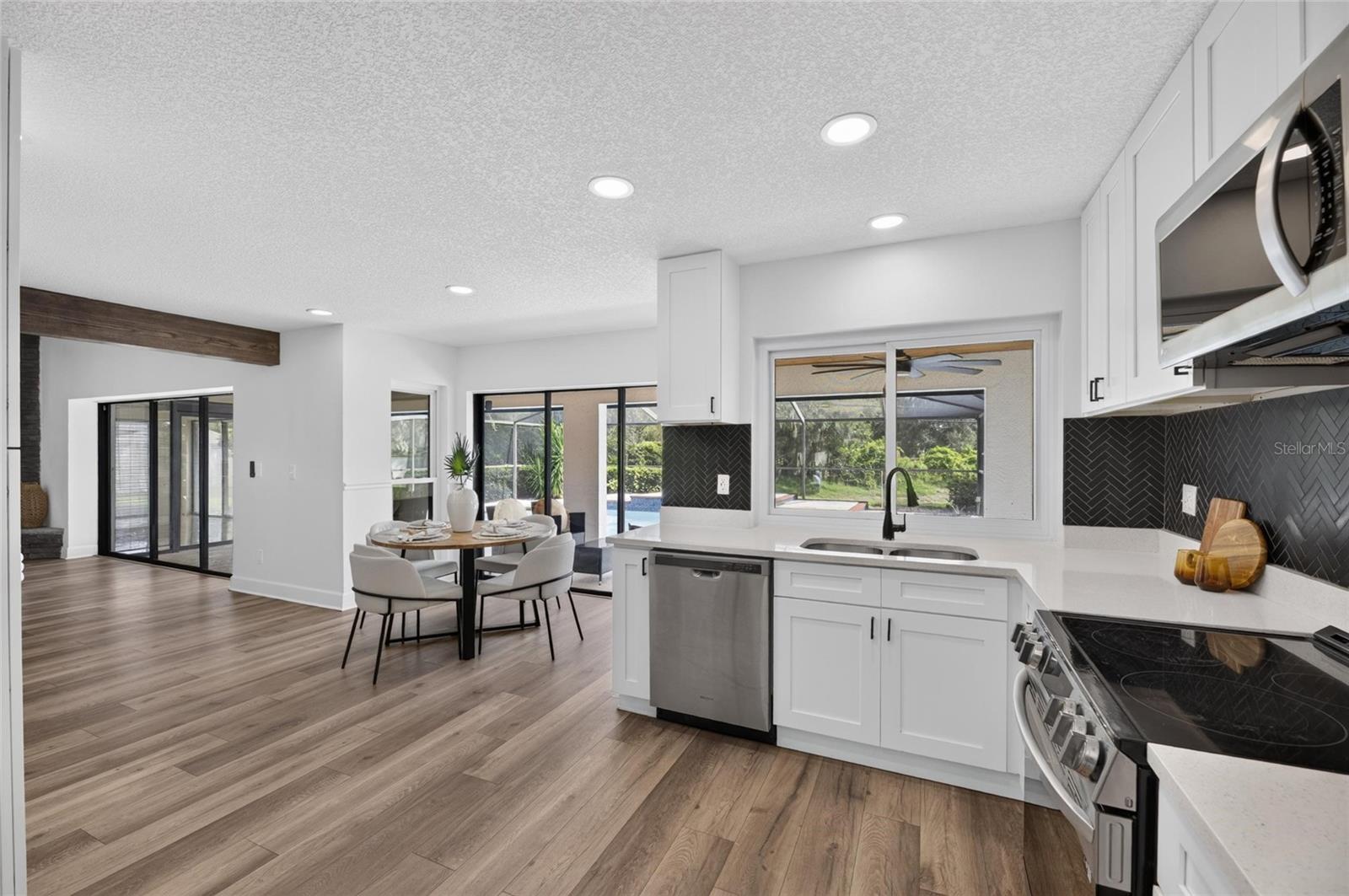 104 BARRINGTON DR — photo 22