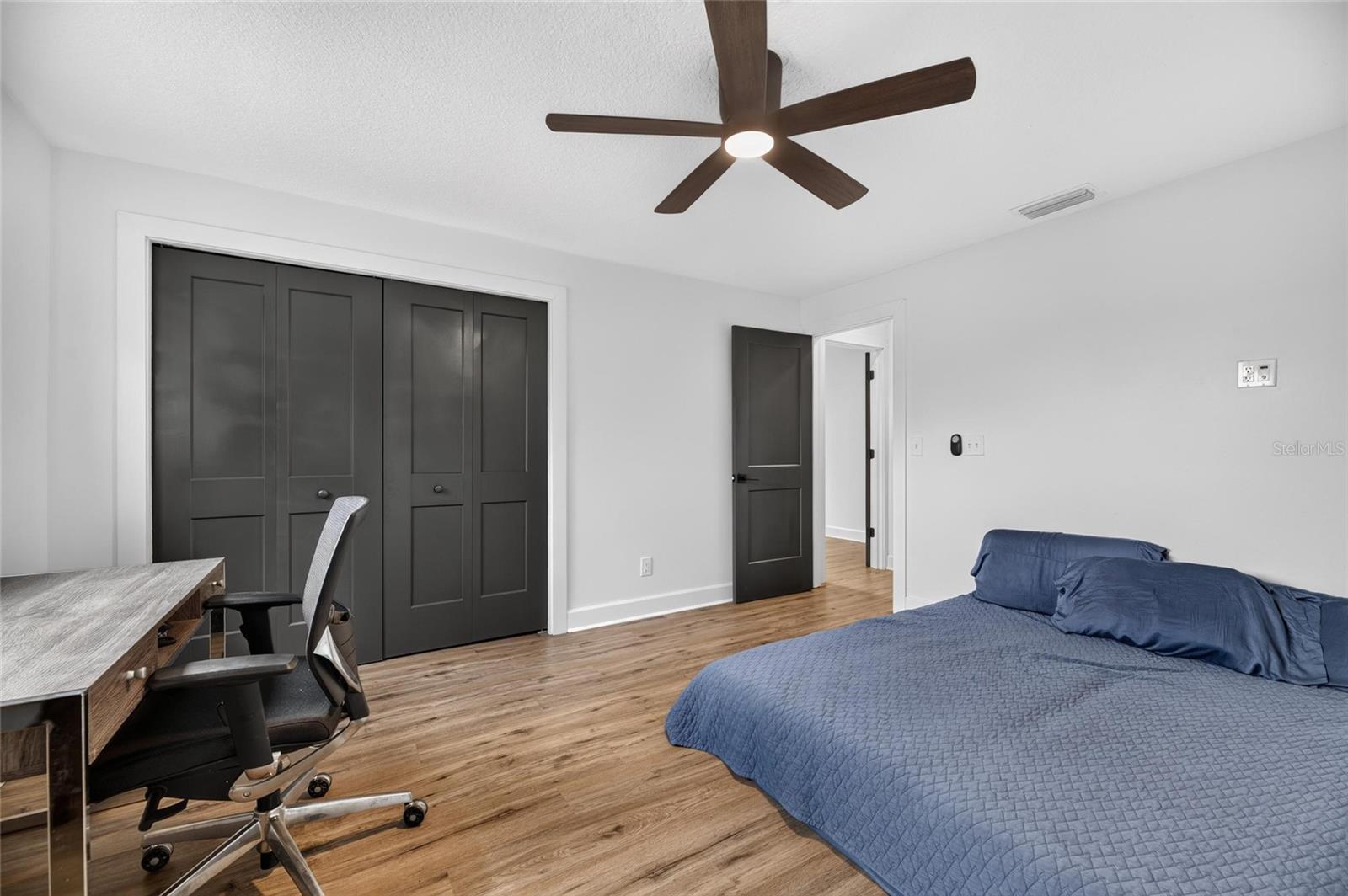104 BARRINGTON DR — photo 43